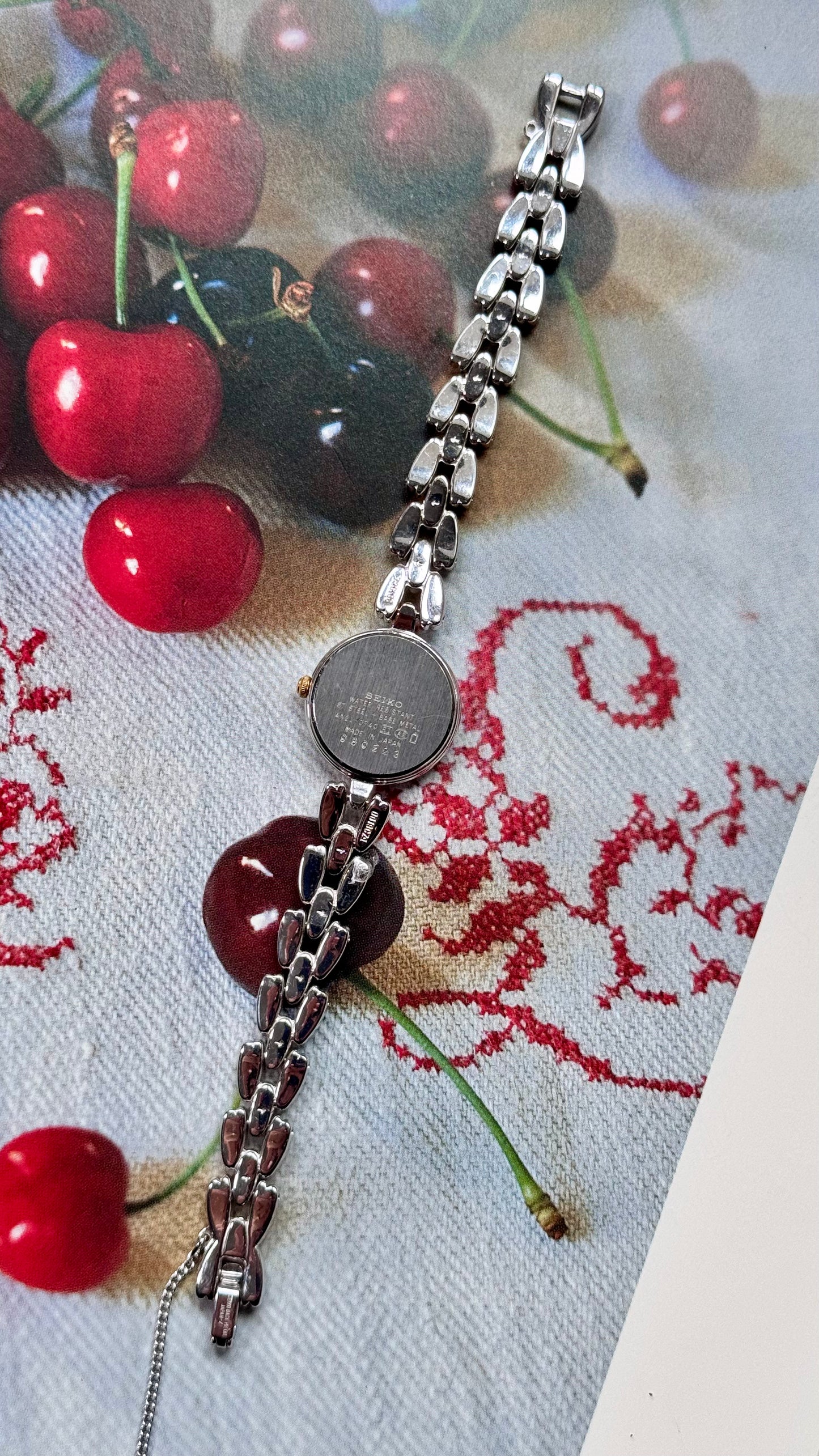 Vintage Seiko Tissé watch 1990 - Near Mint Condition