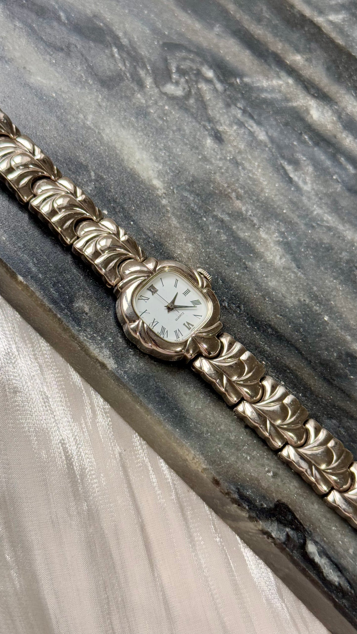 Noevir vintage watch