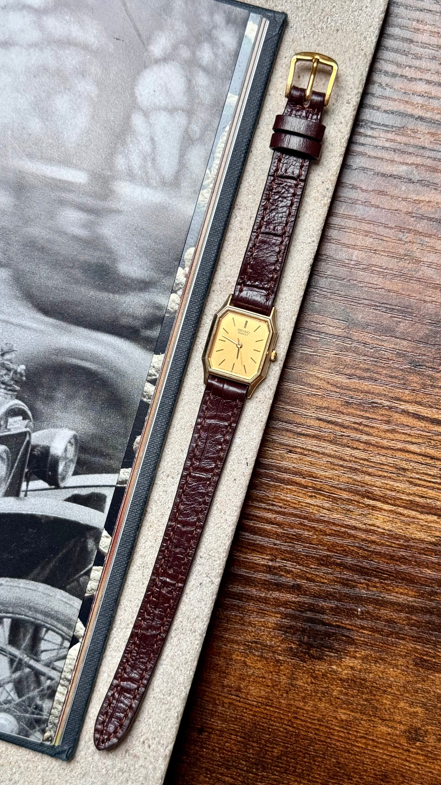 Classic Seiko Vintage Watch 1985 - Gold plated, original buckle