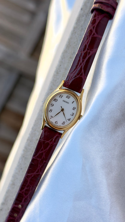 Seiko 1993 Oval Dial Vintage Watch - 18k Gold Plated - Original Buckle and Bracelet