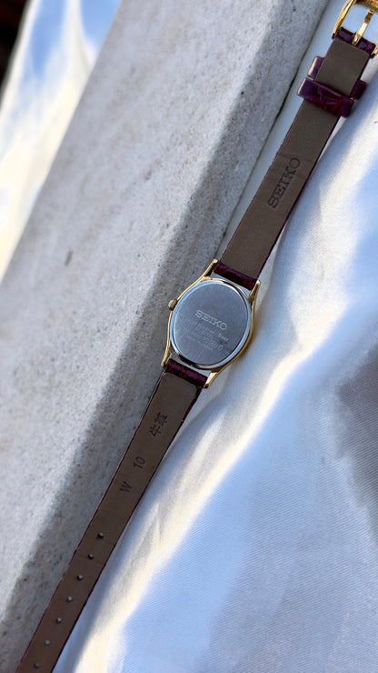 Seiko 1993 Oval Dial Vintage Watch - 18k Gold Plated - Original Buckle and Bracelet