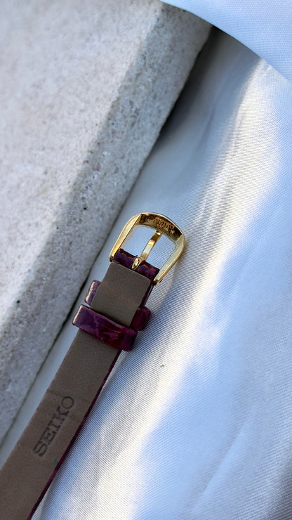 Seiko 1993 Oval Dial Vintage Watch - 18k Gold Plated - Original Buckle and Bracelet
