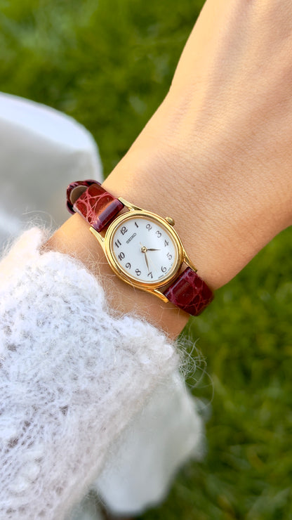 Seiko 1993 Oval Dial Vintage Watch - 18k Gold Plated - Original Buckle and Bracelet
