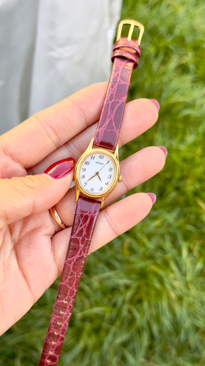 Seiko 1993 Oval Dial Vintage Watch - 18k Gold Plated - Original Buckle and Bracelet