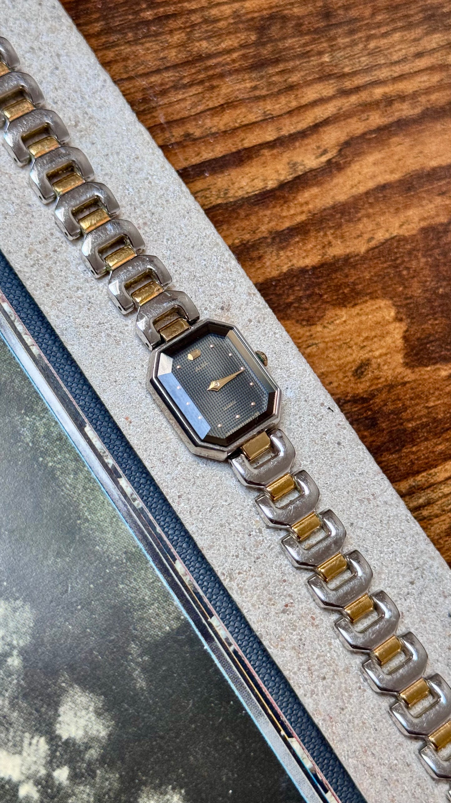 1991 Seiko Alba Vintage Watch - Black Textured Dial