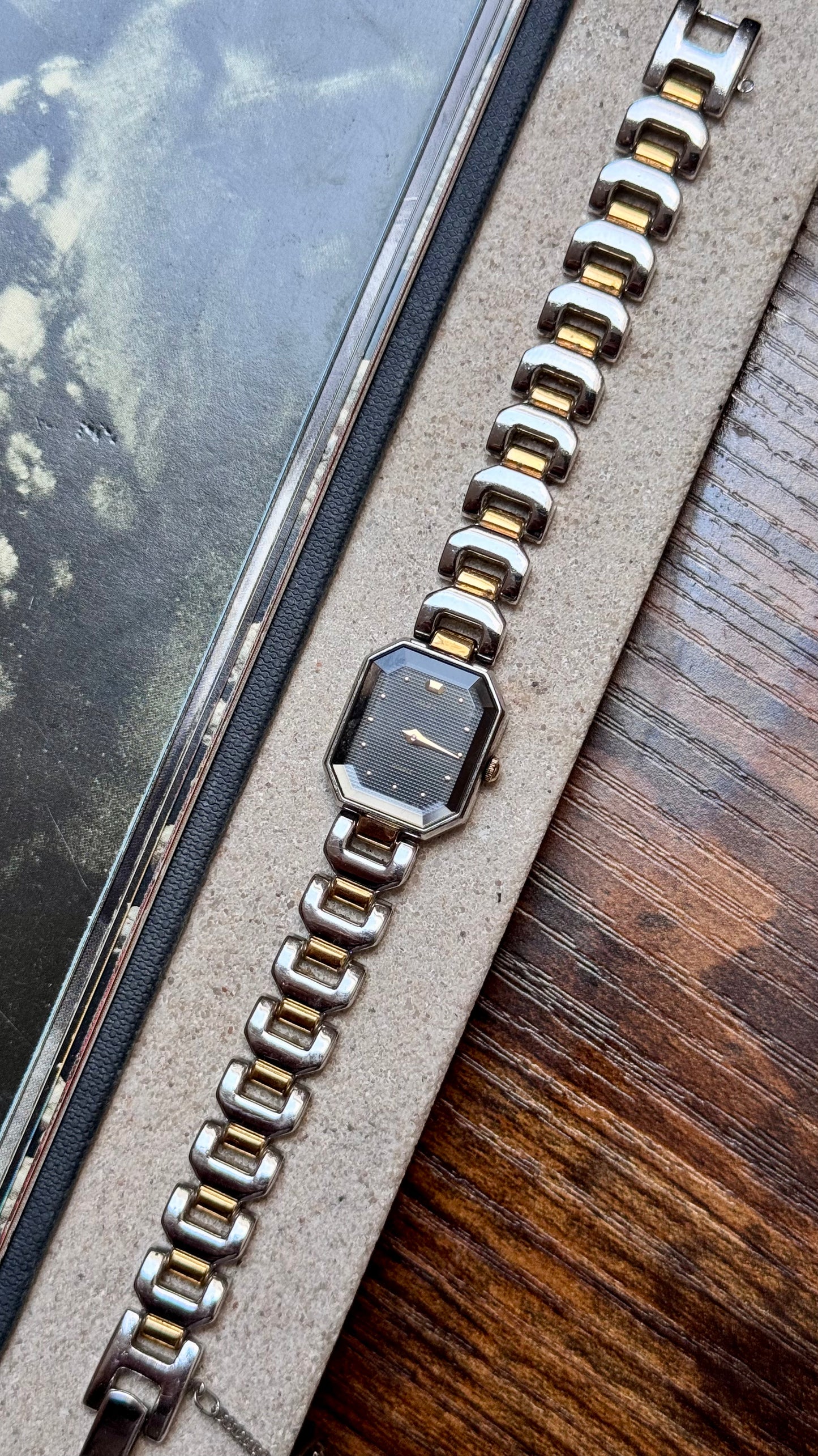 1991 Seiko Alba Vintage Watch - Black Textured Dial