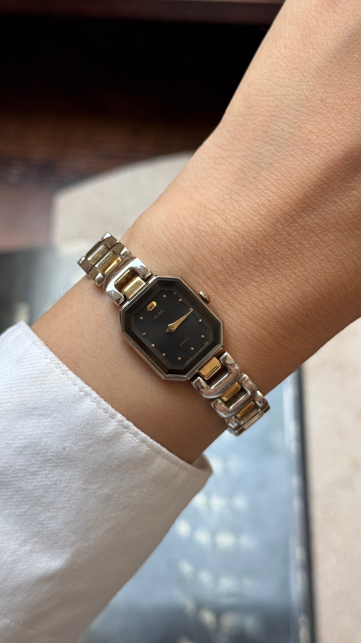 1991 Seiko Alba Vintage Watch - Black Textured Dial
