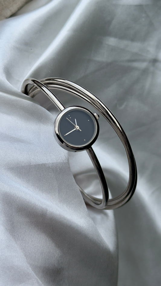 Mint Condition Japanese Vintage Bangle Watch 1990s