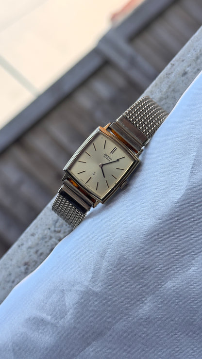 Seiko Vintage Tank Watch 1978 - stretch band