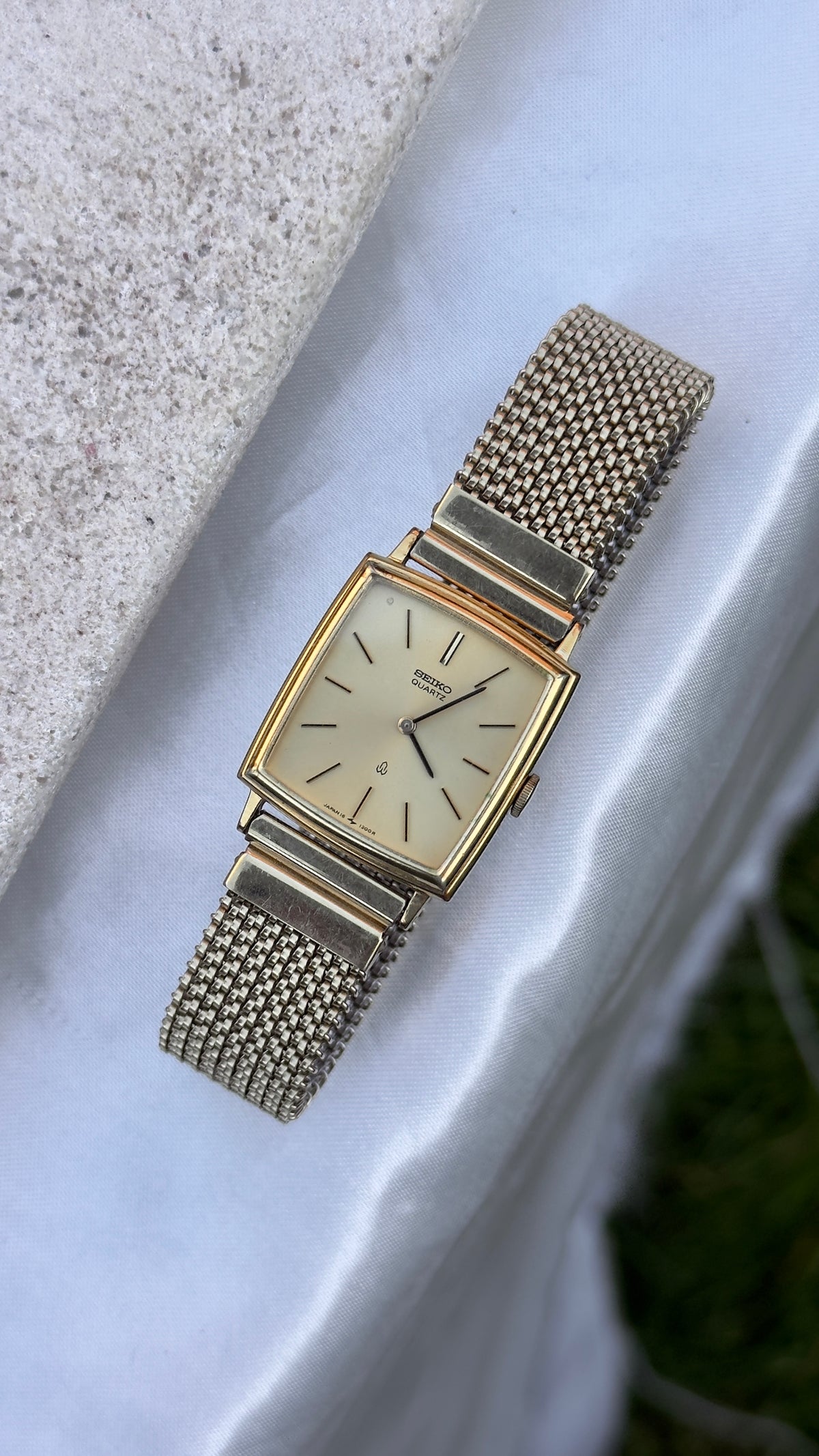 Seiko Vintage Tank Watch 1978 - stretch band