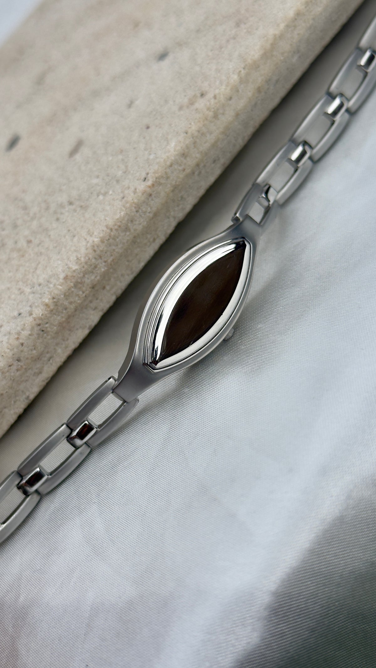 ORIENT Billet Peek-a-boo watch