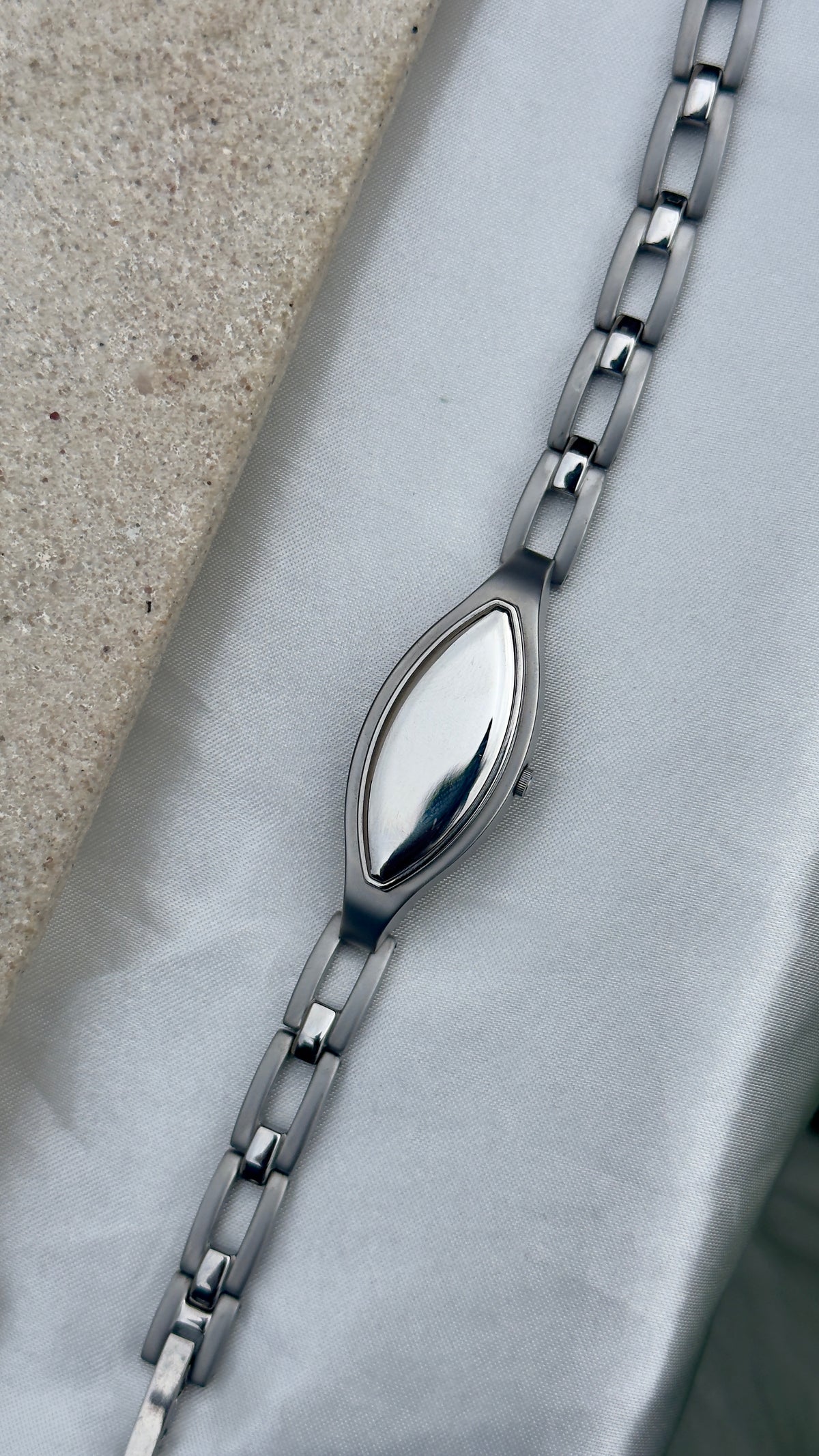 ORIENT Billet Peek-a-boo watch