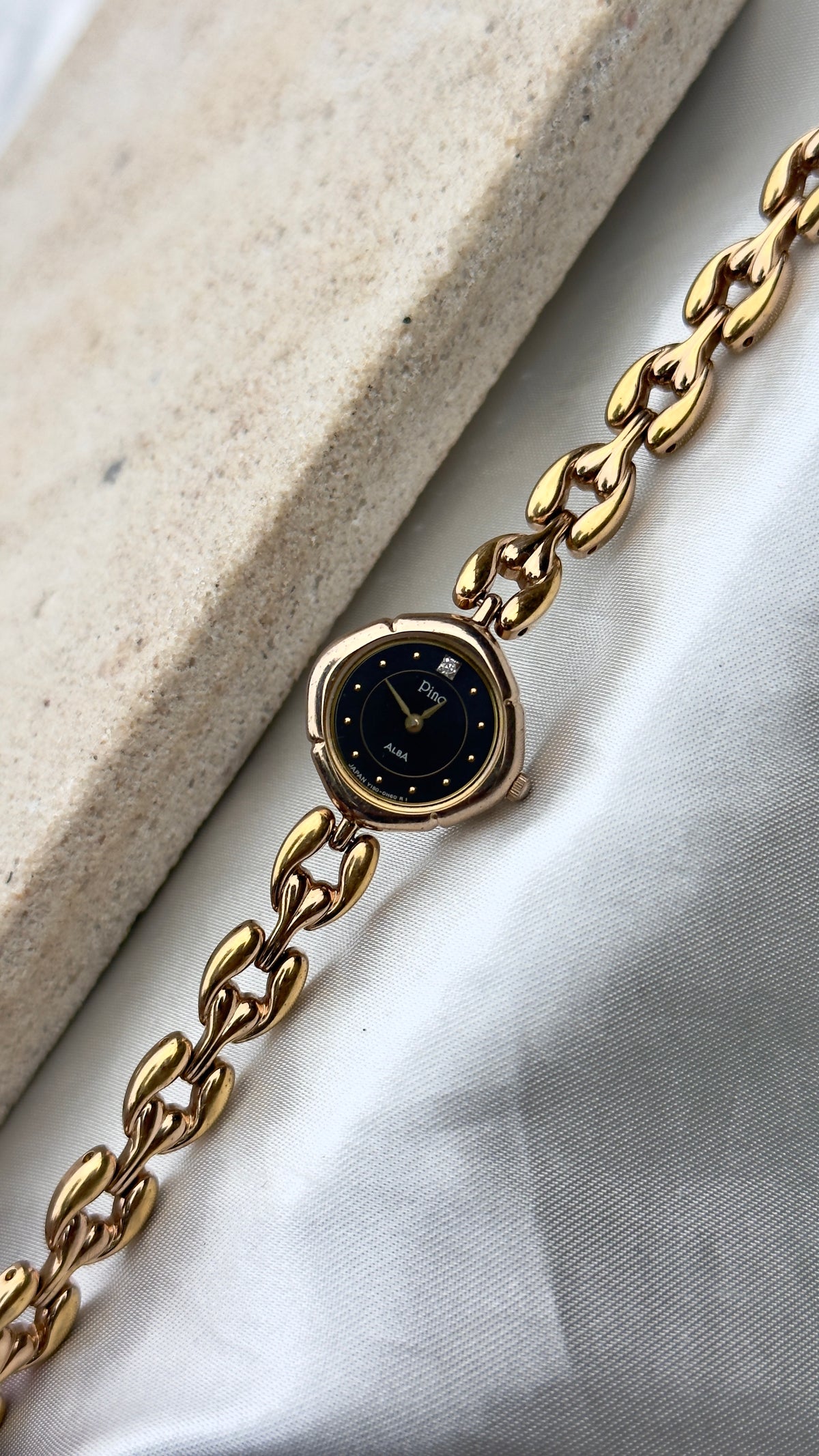 Seiko Alba Pino Vintage Watch 1990 - Black dial