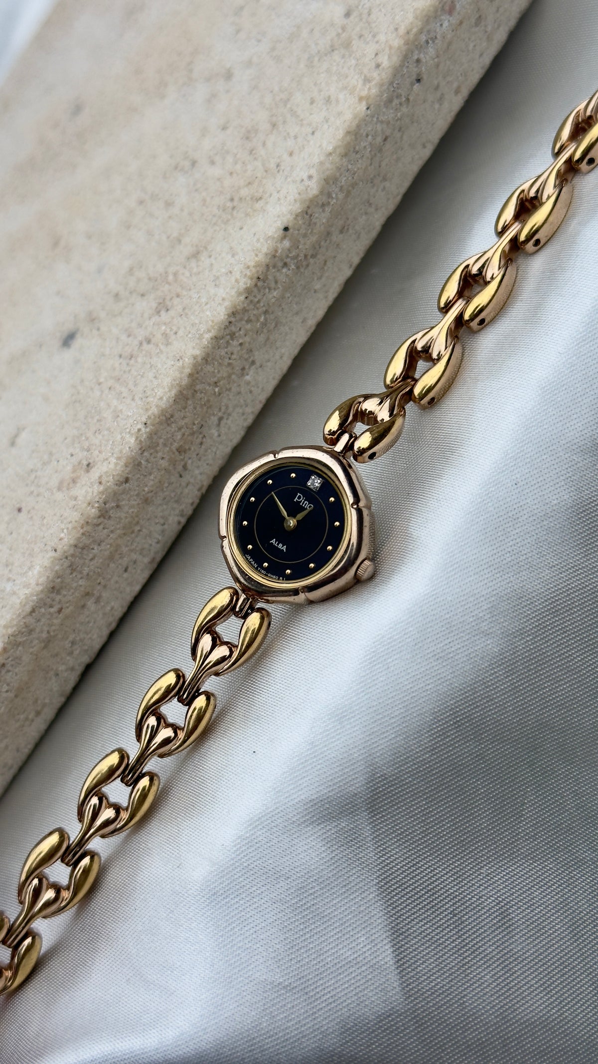 Seiko Alba Pino Vintage Watch 1990 - Black dial