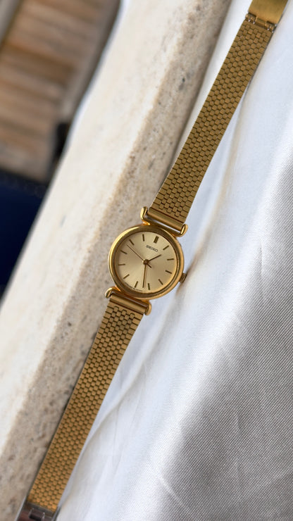 Near Mint Conditiion Seiko Mesh Bracelet Vintage Watch 1992 - Champagne Dial