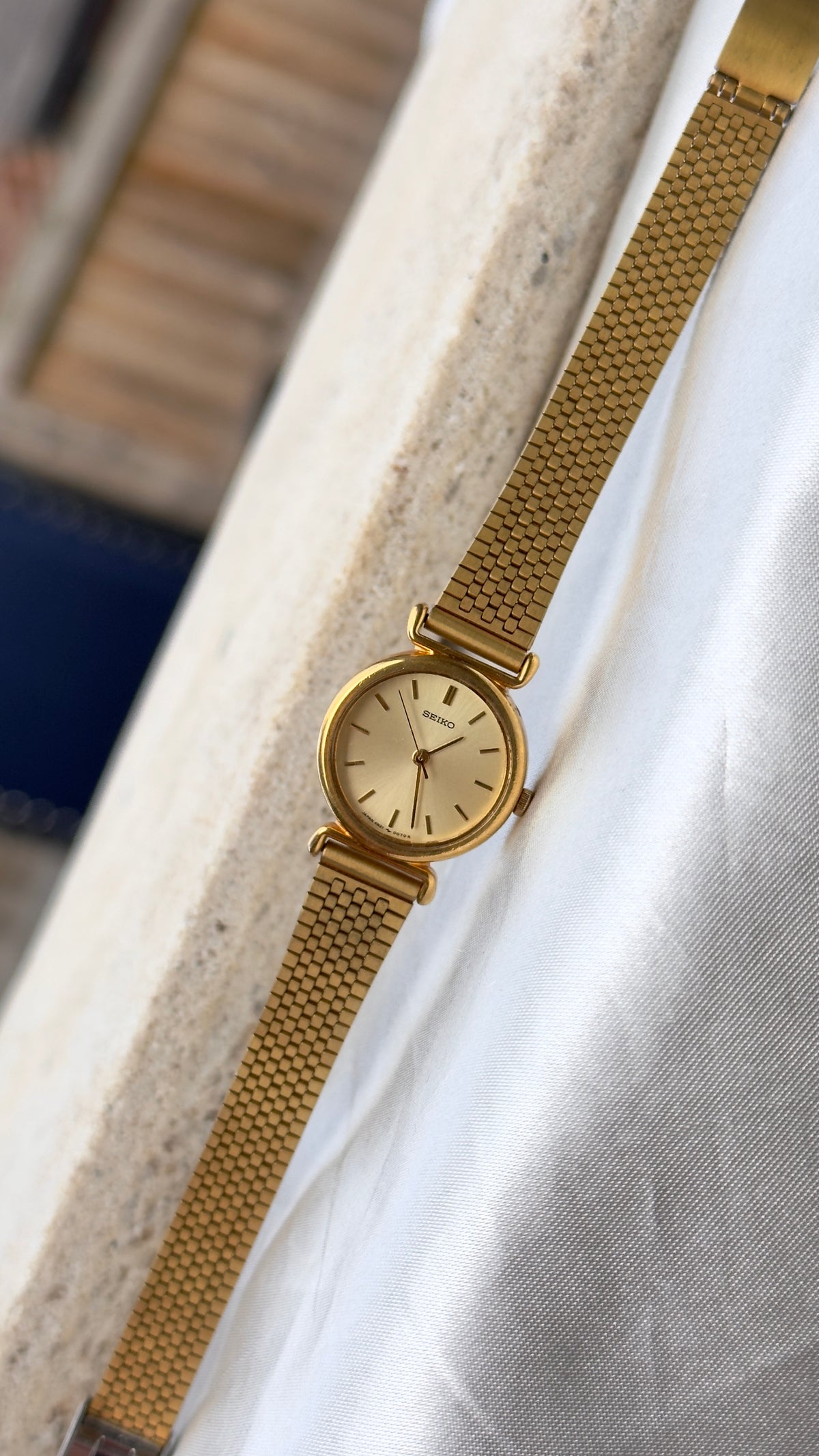 Near Mint Conditiion Seiko Mesh Bracelet Vintage Watch 1992 - Champagne Dial