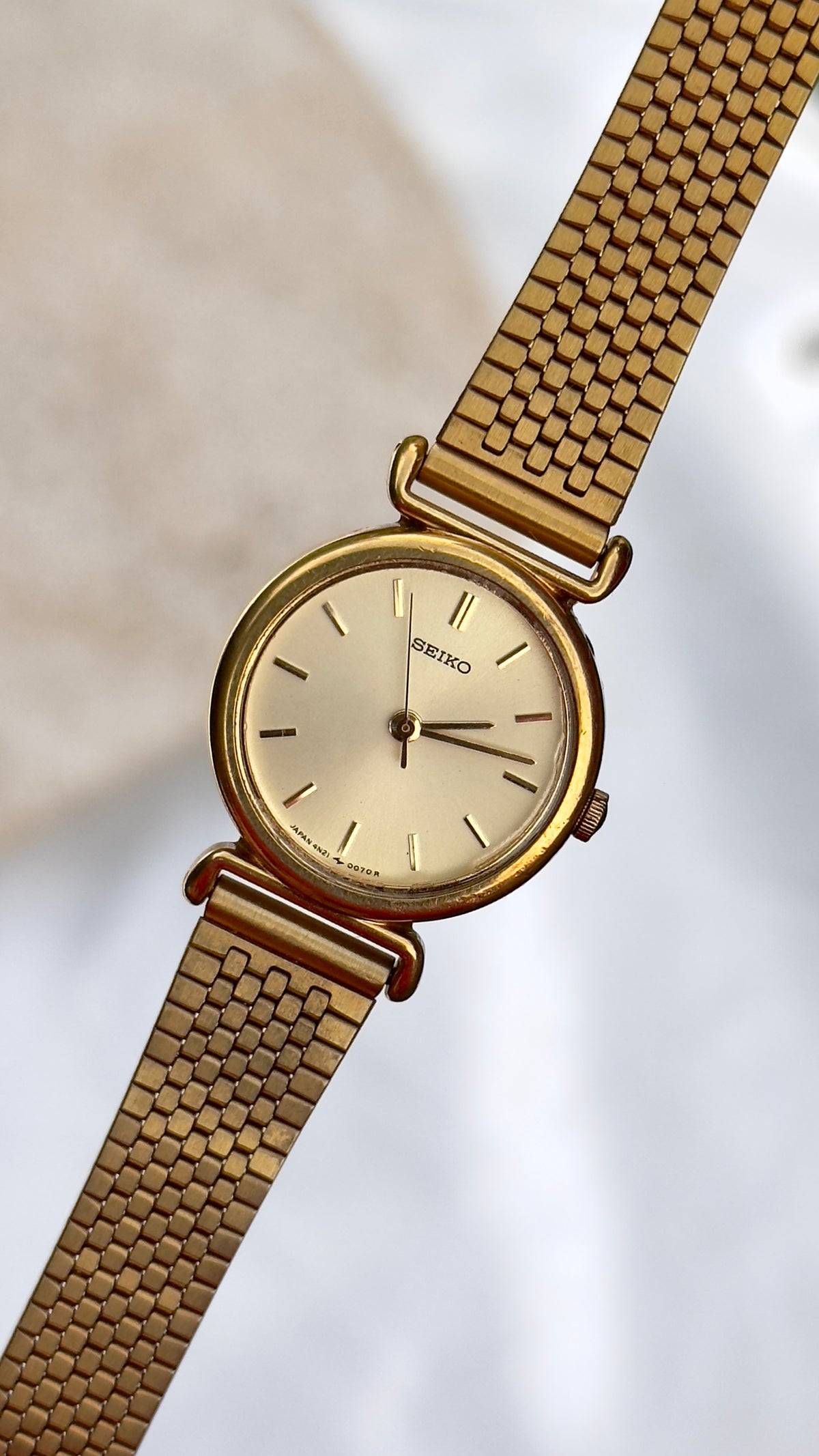 Near Mint Conditiion Seiko Mesh Bracelet Vintage Watch 1992 - Champagne Dial
