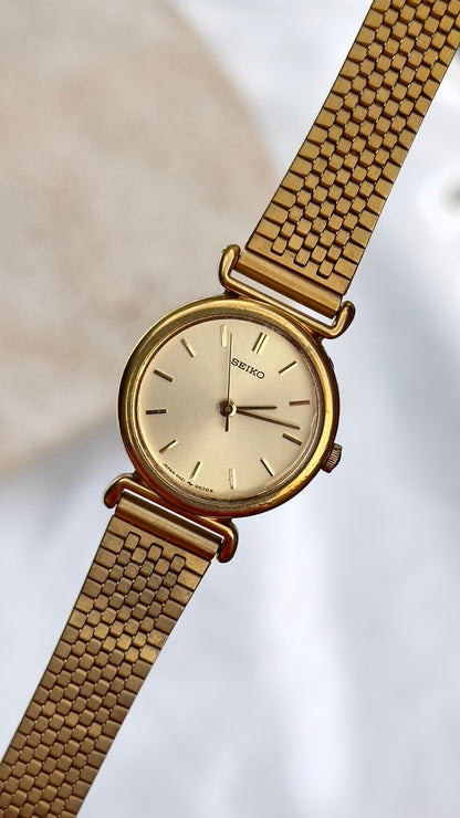 Near Mint Conditiion Seiko Mesh Bracelet Vintage Watch 1992 - Champagne Dial