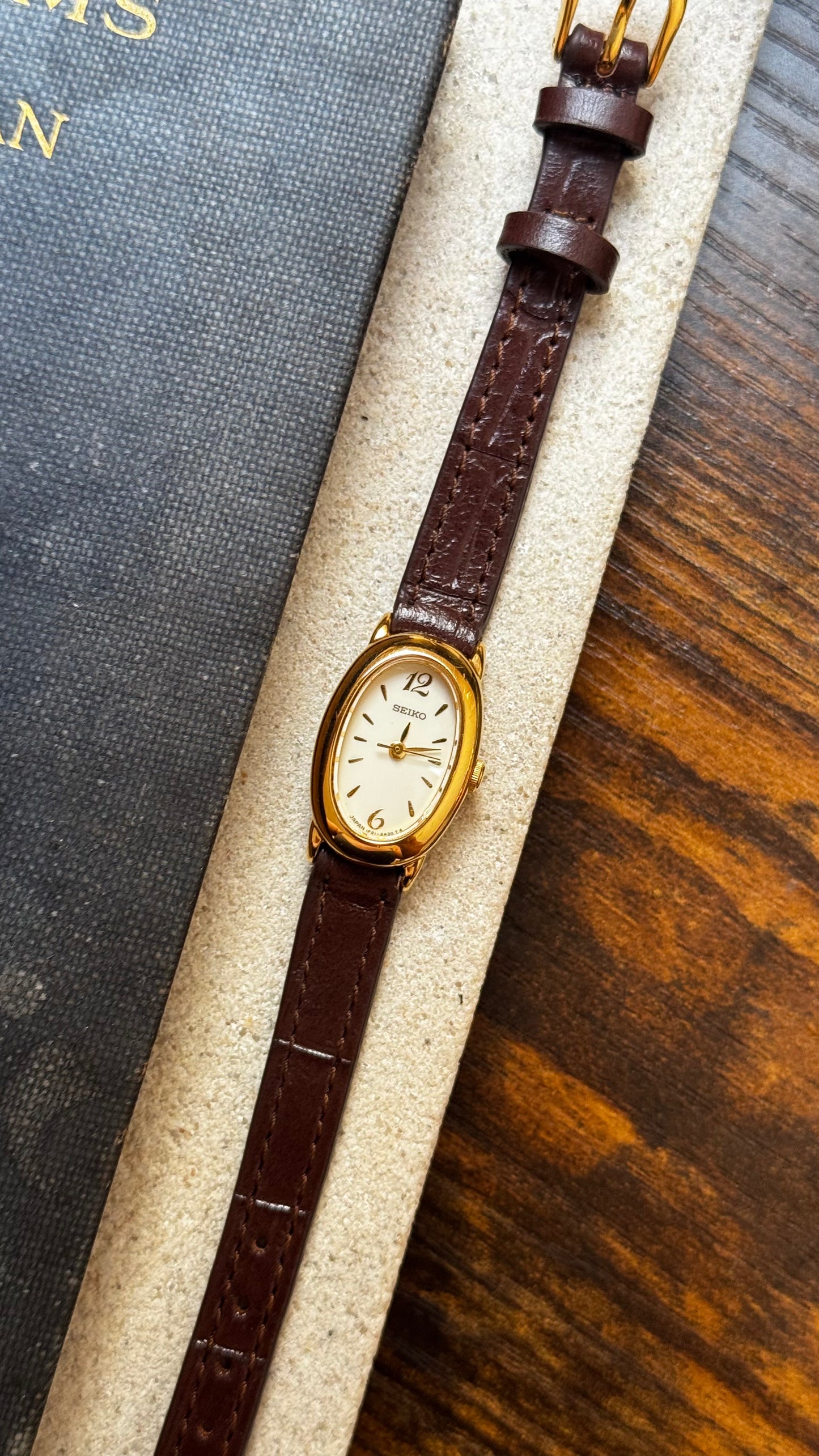 Vintage Seiko Baignoire Women's Watch 1990 - Gold Plated, Original Buckle