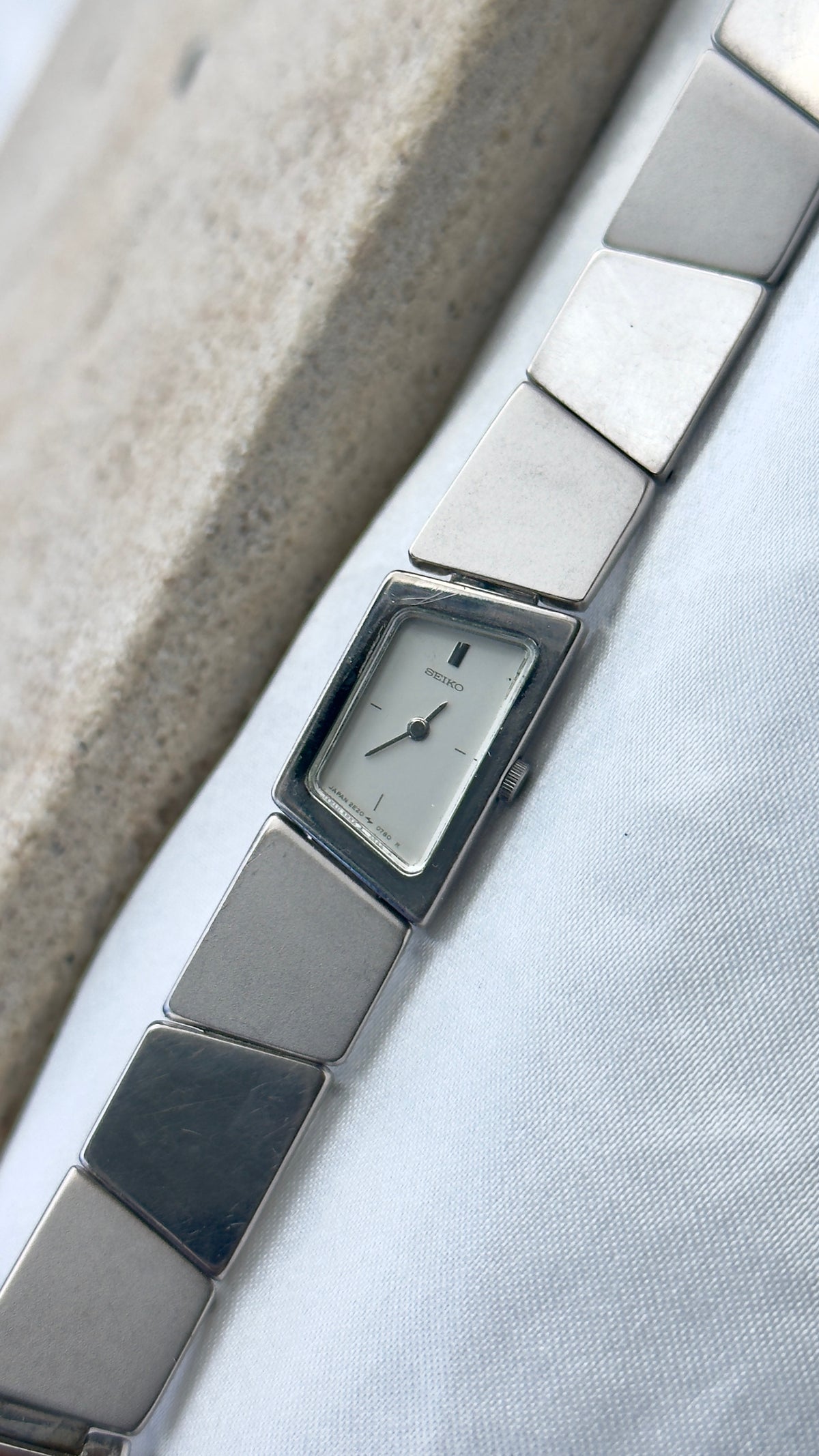Asymmetrical Seiko Vintage Watch 1995 - Silver Tone