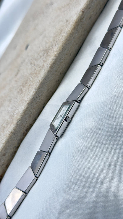 Asymmetrical Seiko Vintage Watch 1995 - Silver Tone