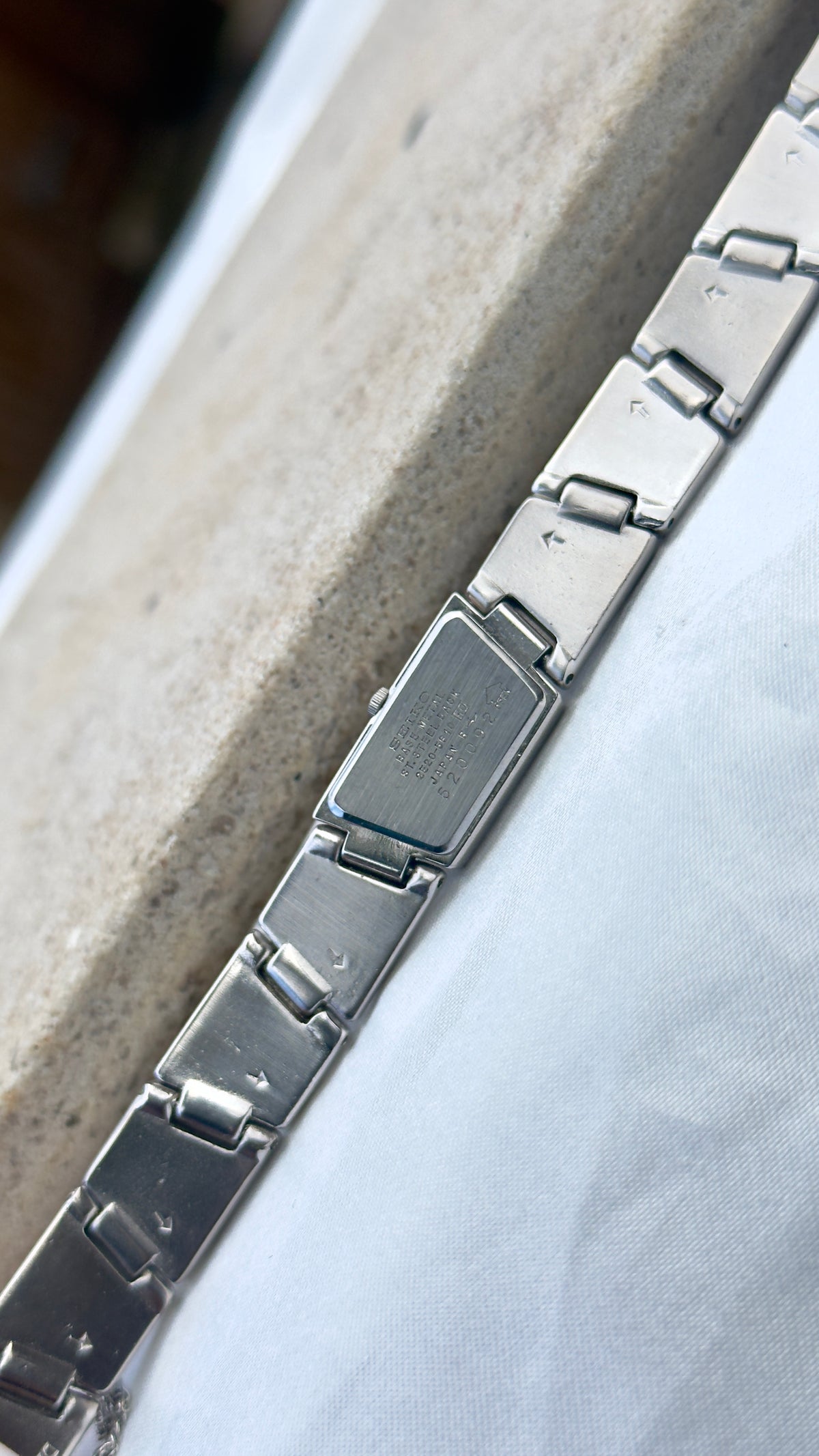 Asymmetrical Seiko Vintage Watch 1995 - Silver Tone