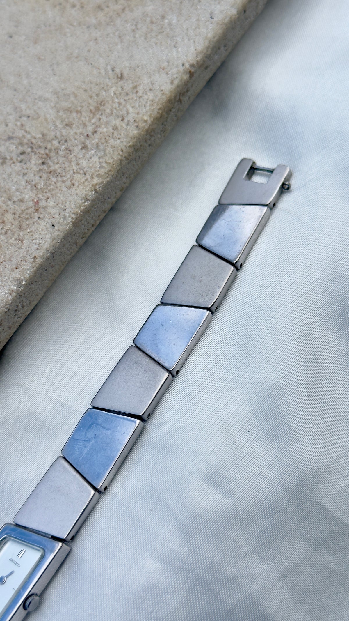 Asymmetrical Seiko Vintage Watch 1995 - Silver Tone