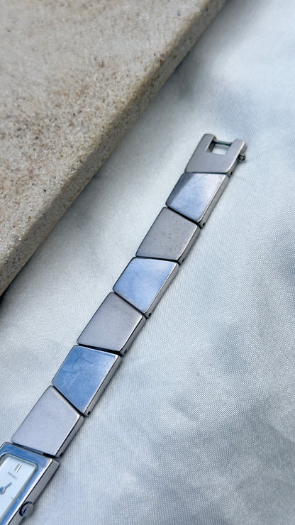 Asymmetrical Seiko Vintage Watch 1995 - Silver Tone