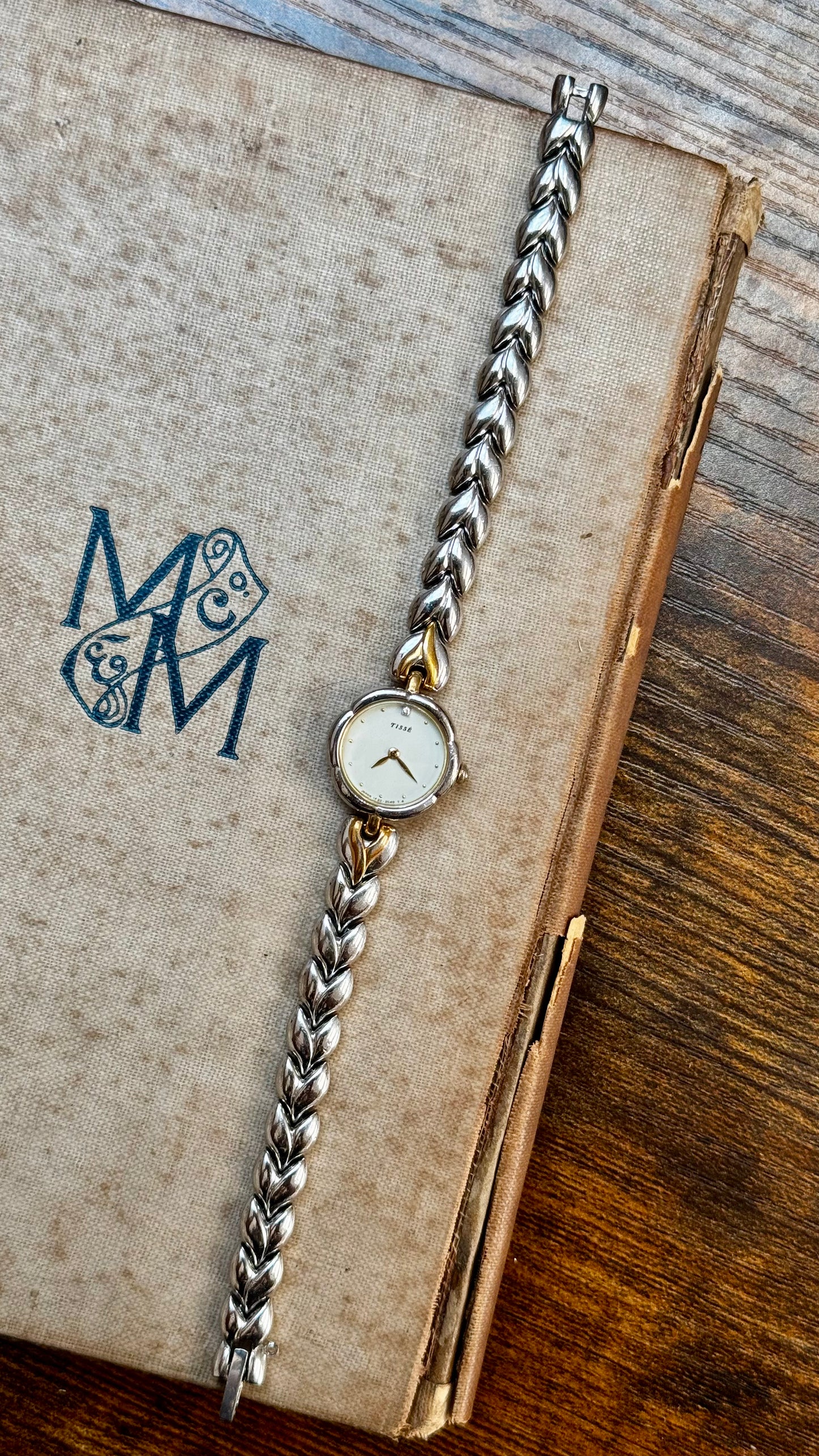 1992 Super Rare Vintage Seiko Tissé Watch - Flower case