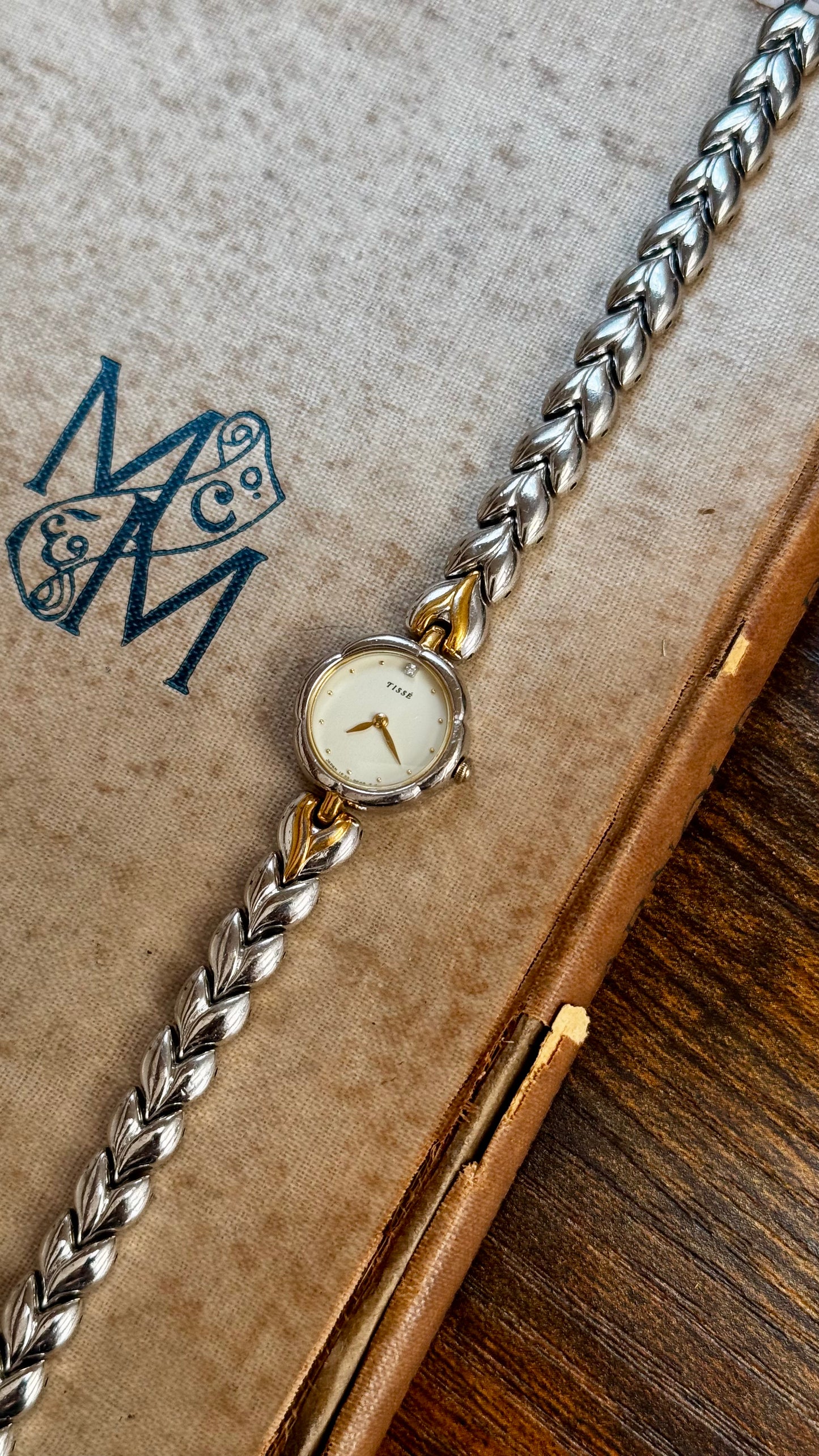 1992 Super Rare Vintage Seiko Tissé Watch - Flower case