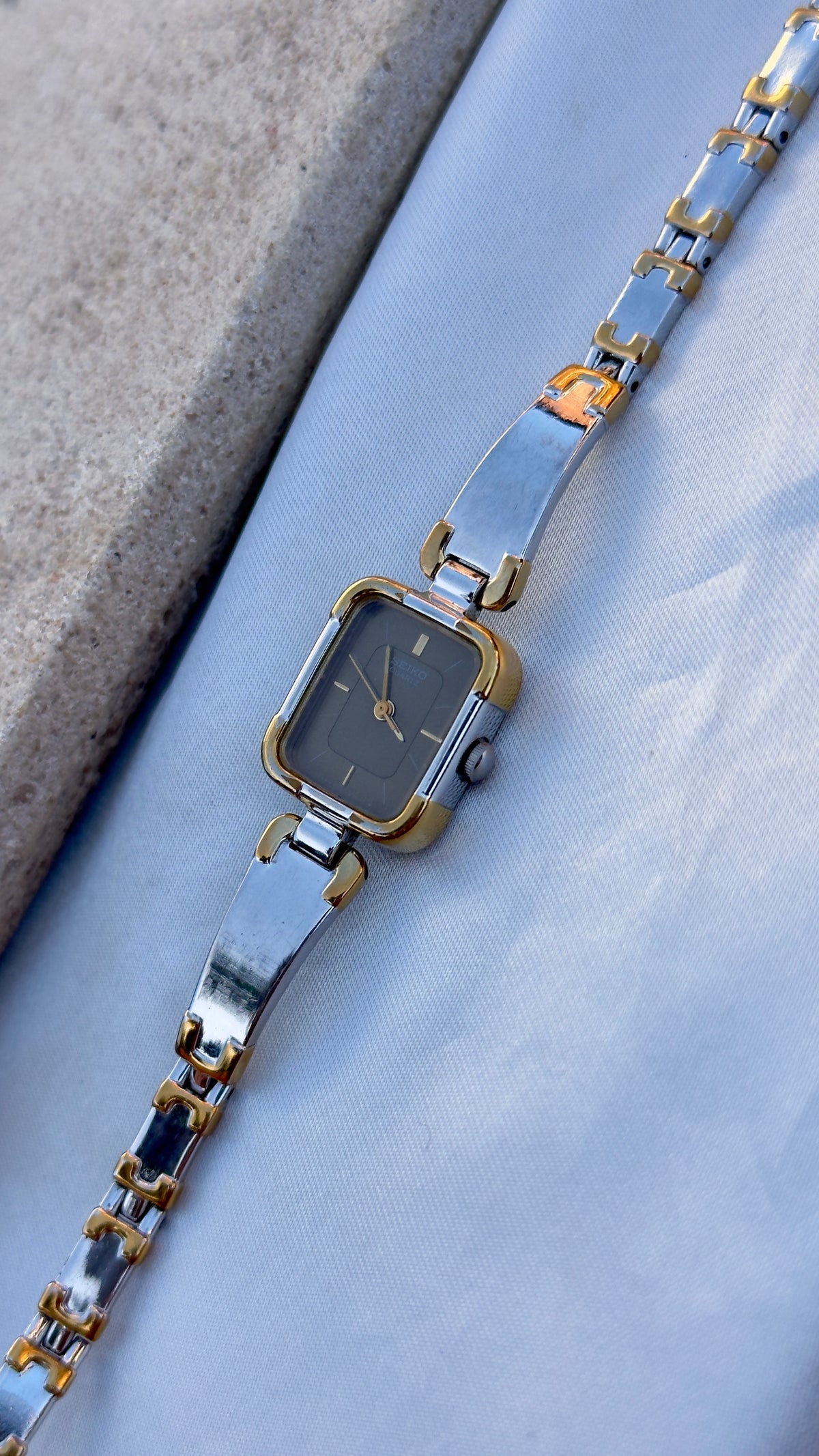 Super Rare Twotoned Seiko Vintage Watch 1982 - Grey Dial