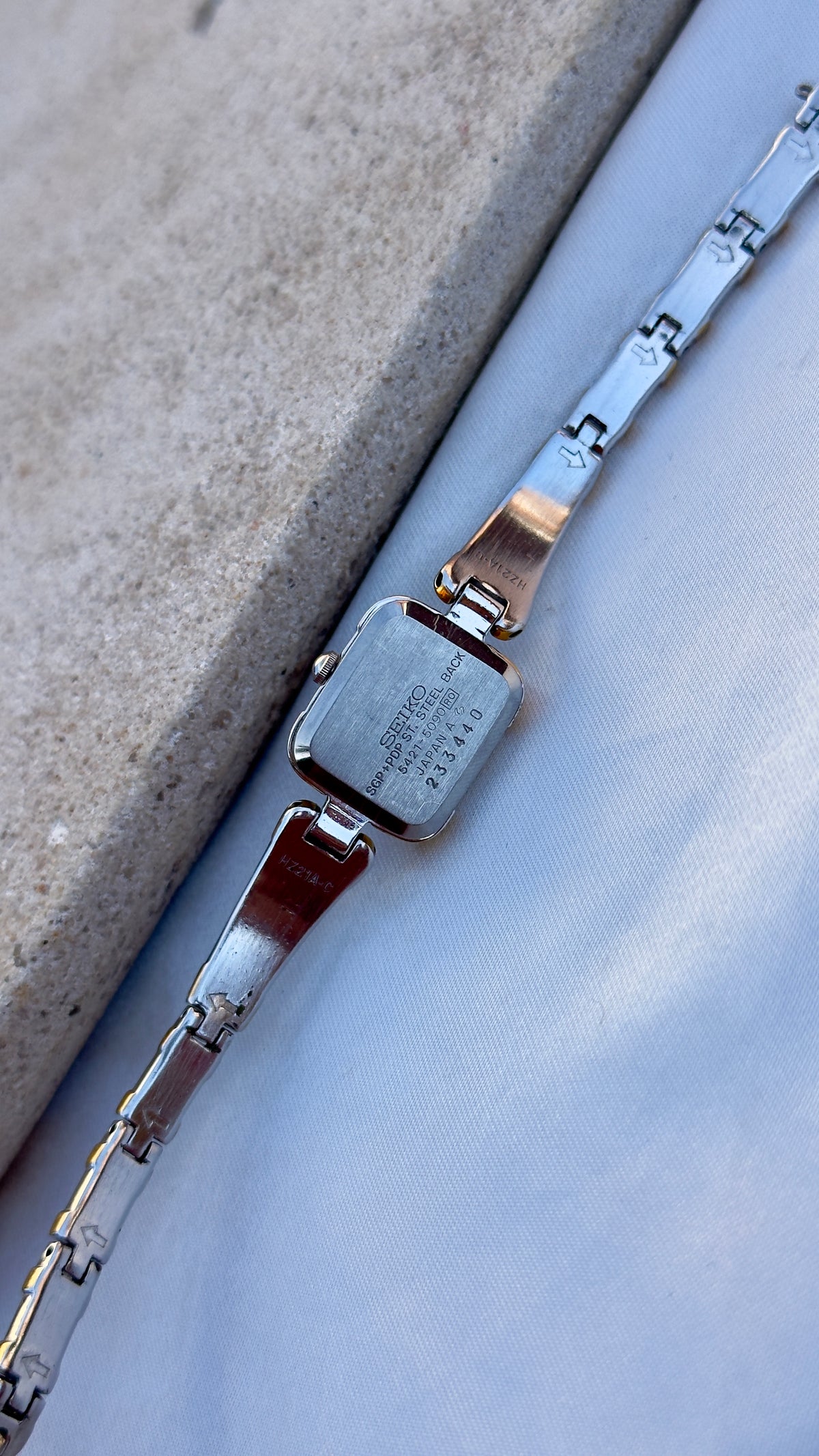 Super Rare Twotoned Seiko Vintage Watch 1982 - Grey Dial