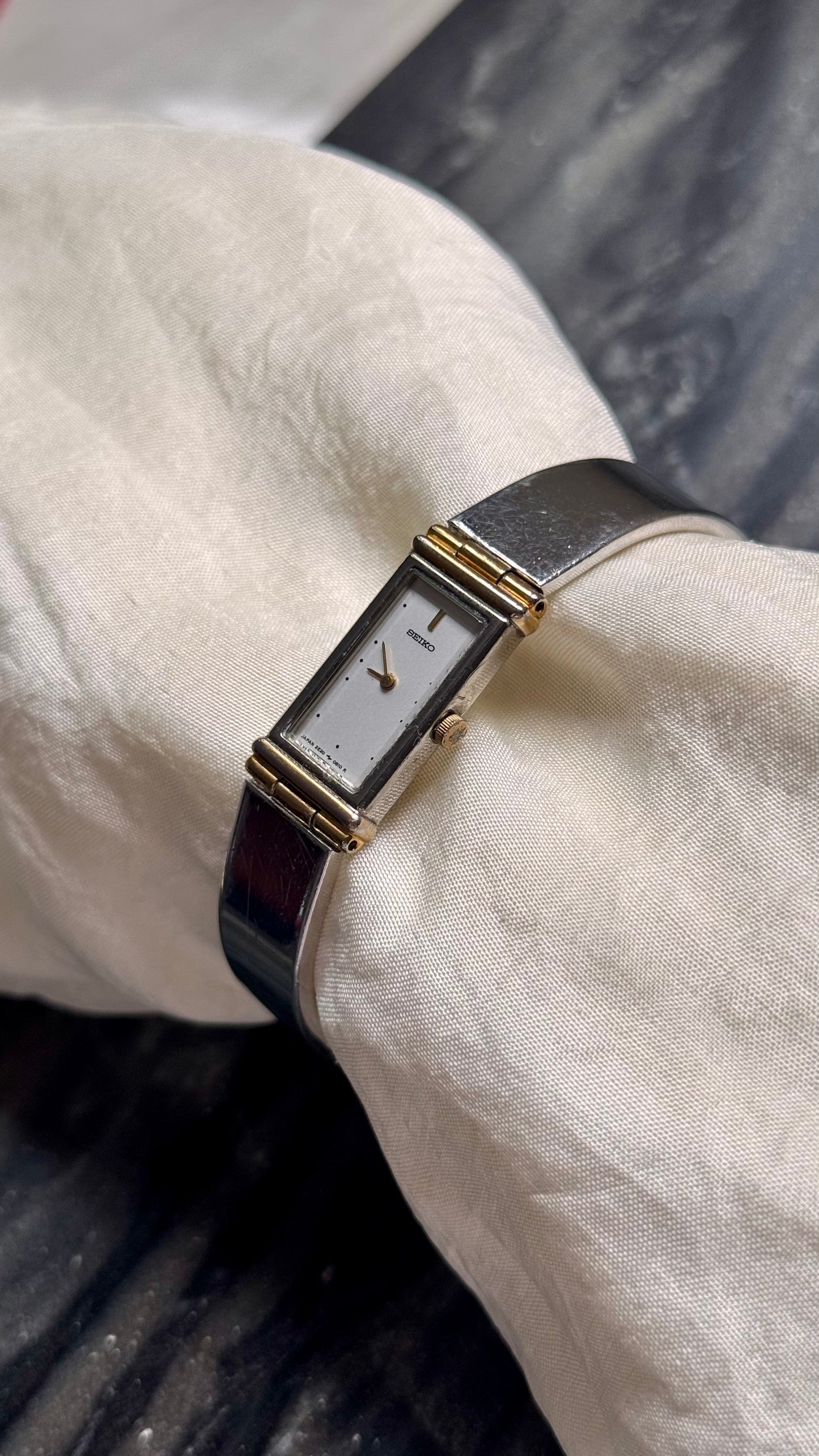Super Rare Seiko Vintage Bangle Watch 1996