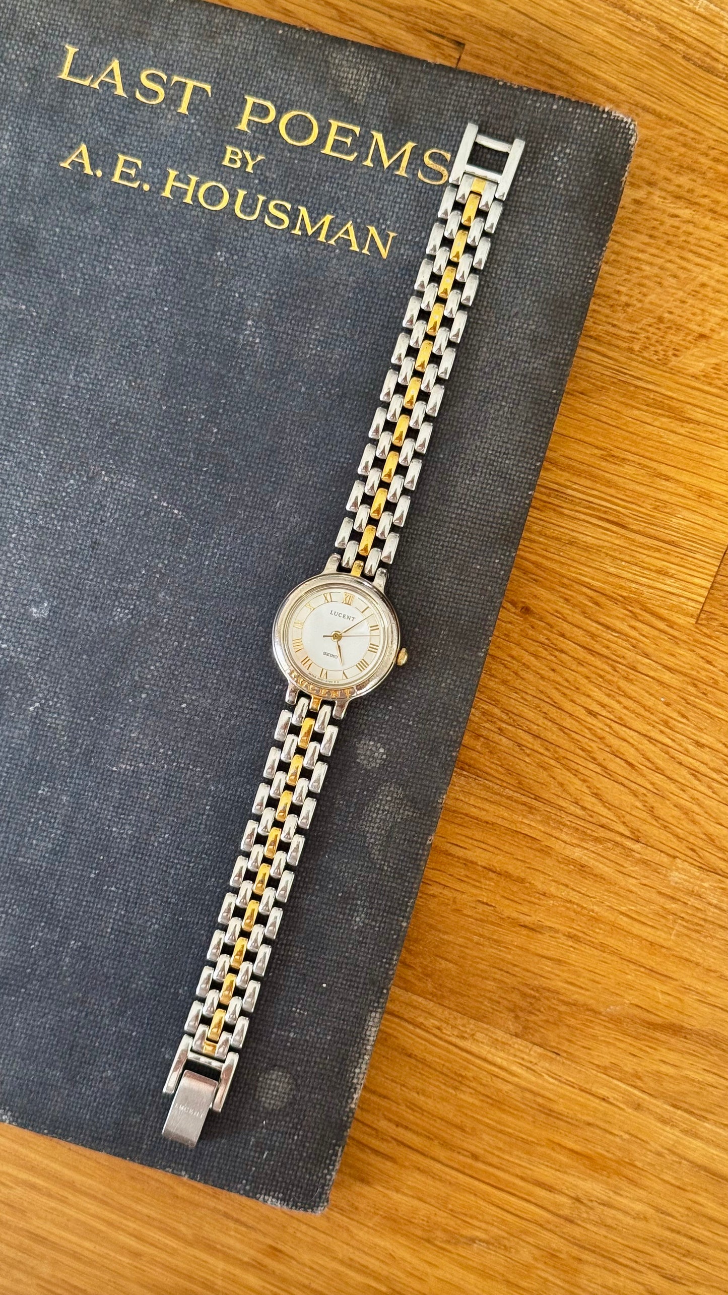 Classic 1991 Seiko Lucent Vintage Watch - Gold Plated, near mint condition