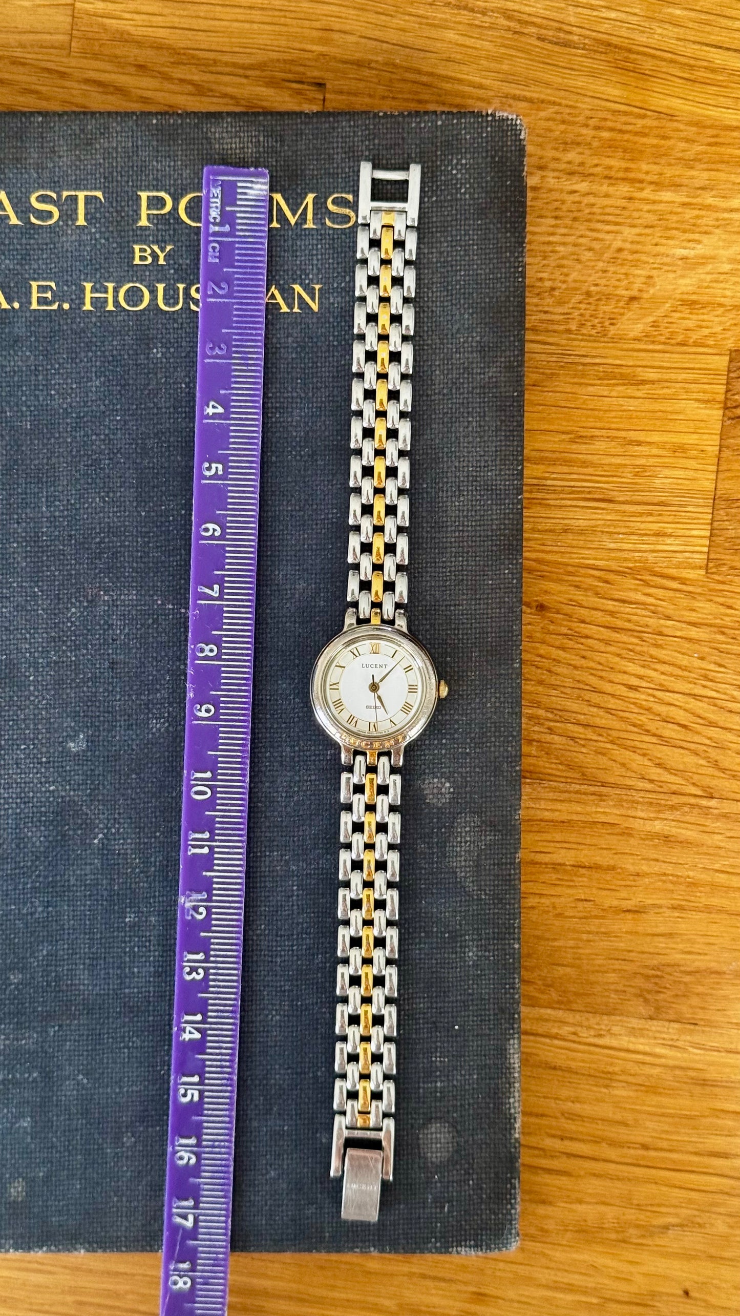 Classic 1991 Seiko Lucent Vintage Watch - Gold Plated, near mint condition