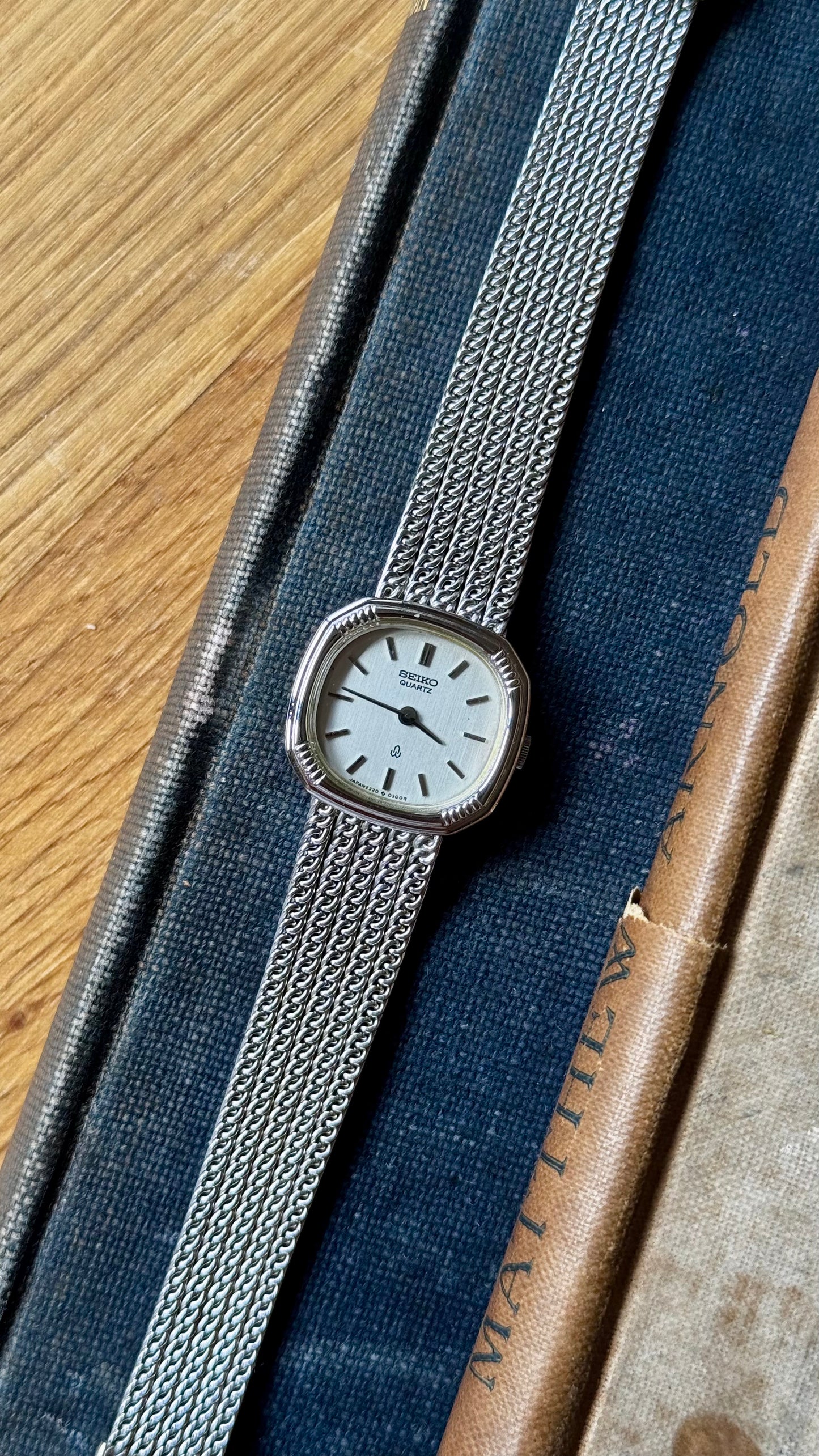 Vintage Seiko Watch 1980 - white gold plated