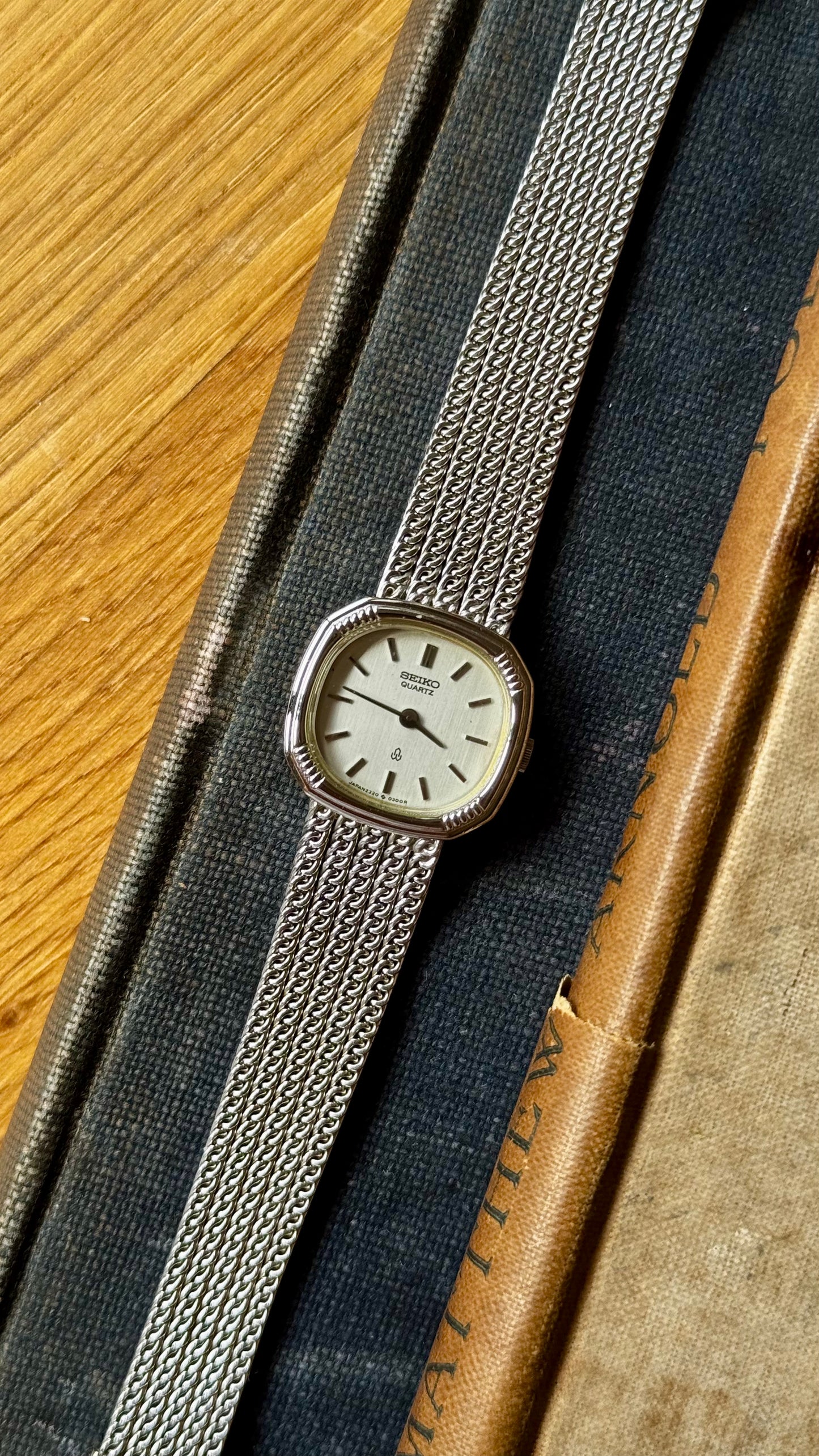 Vintage Seiko Watch 1980 - white gold plated