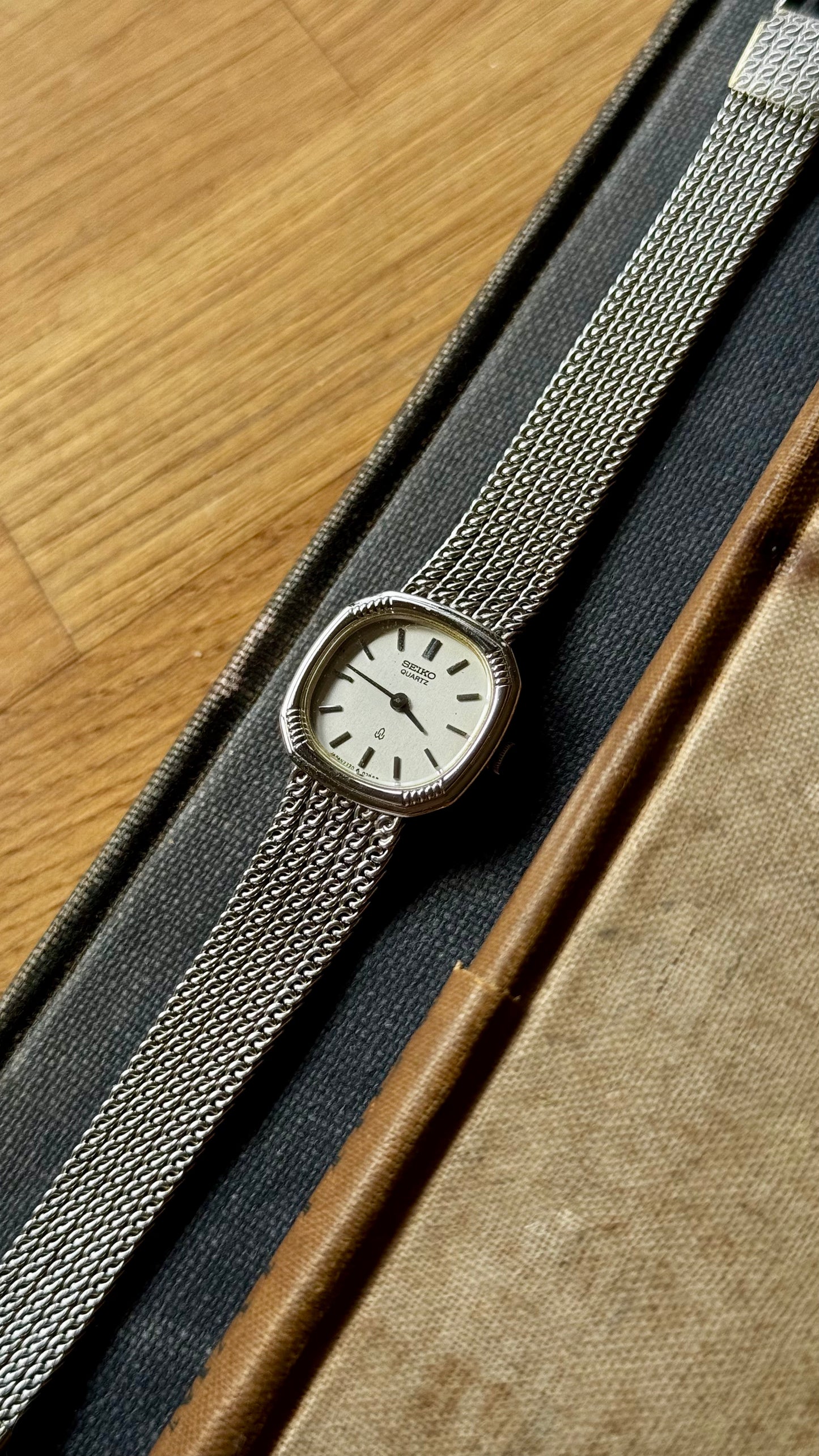 Vintage Seiko Watch 1980 - white gold plated