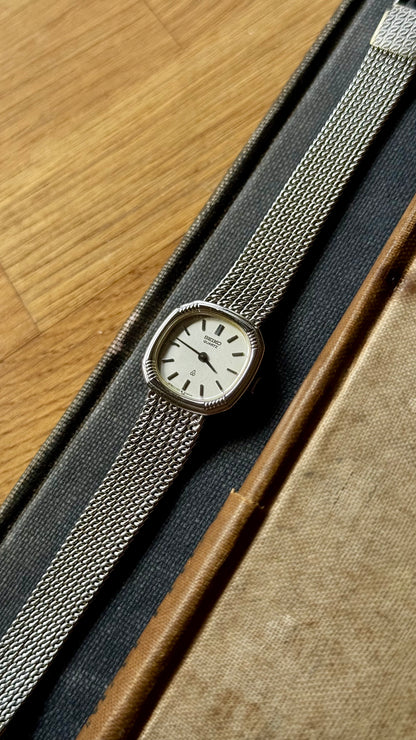Vintage Seiko Watch 1980 - white gold plated