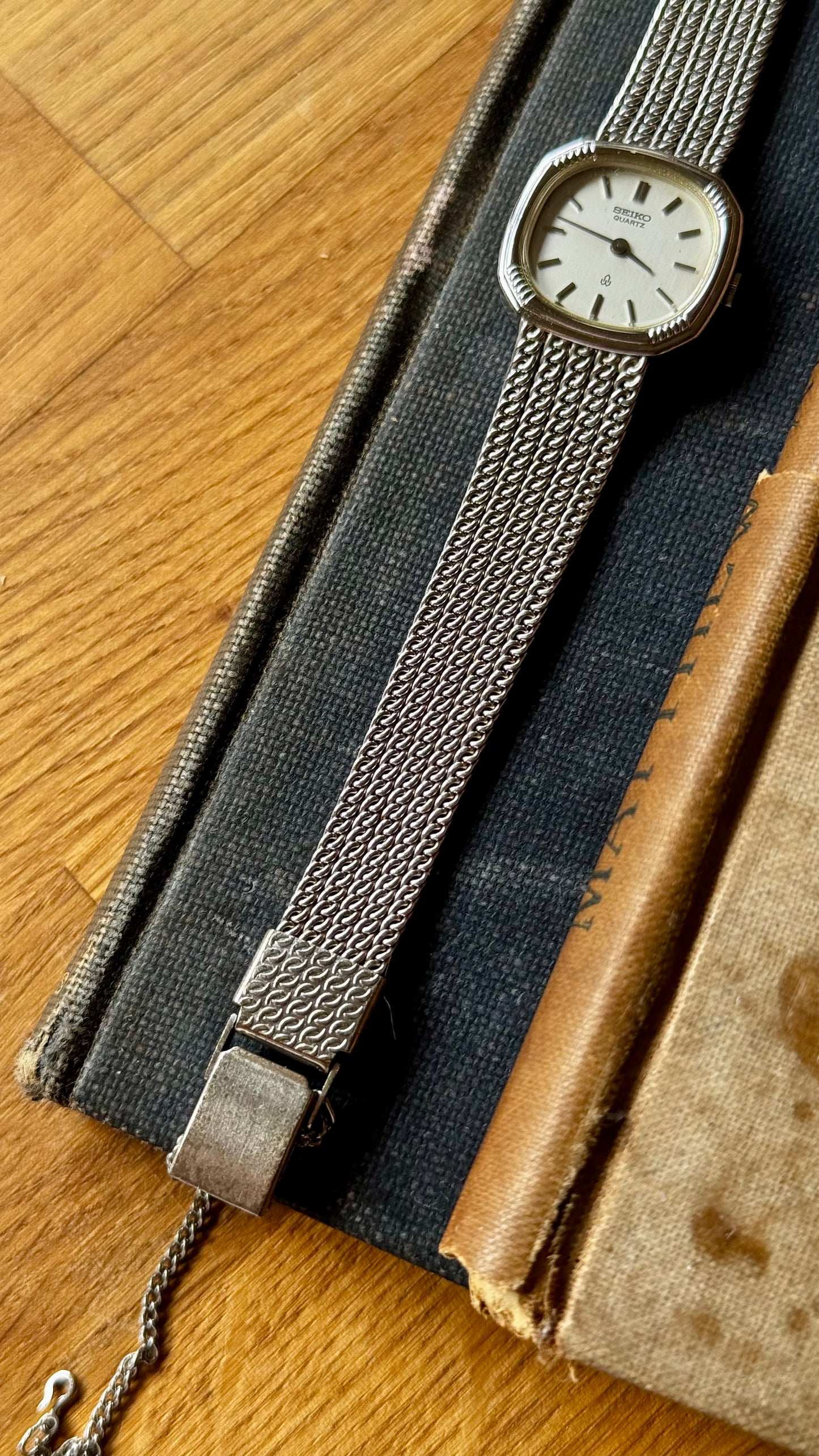 Vintage Seiko Watch 1980 - white gold plated