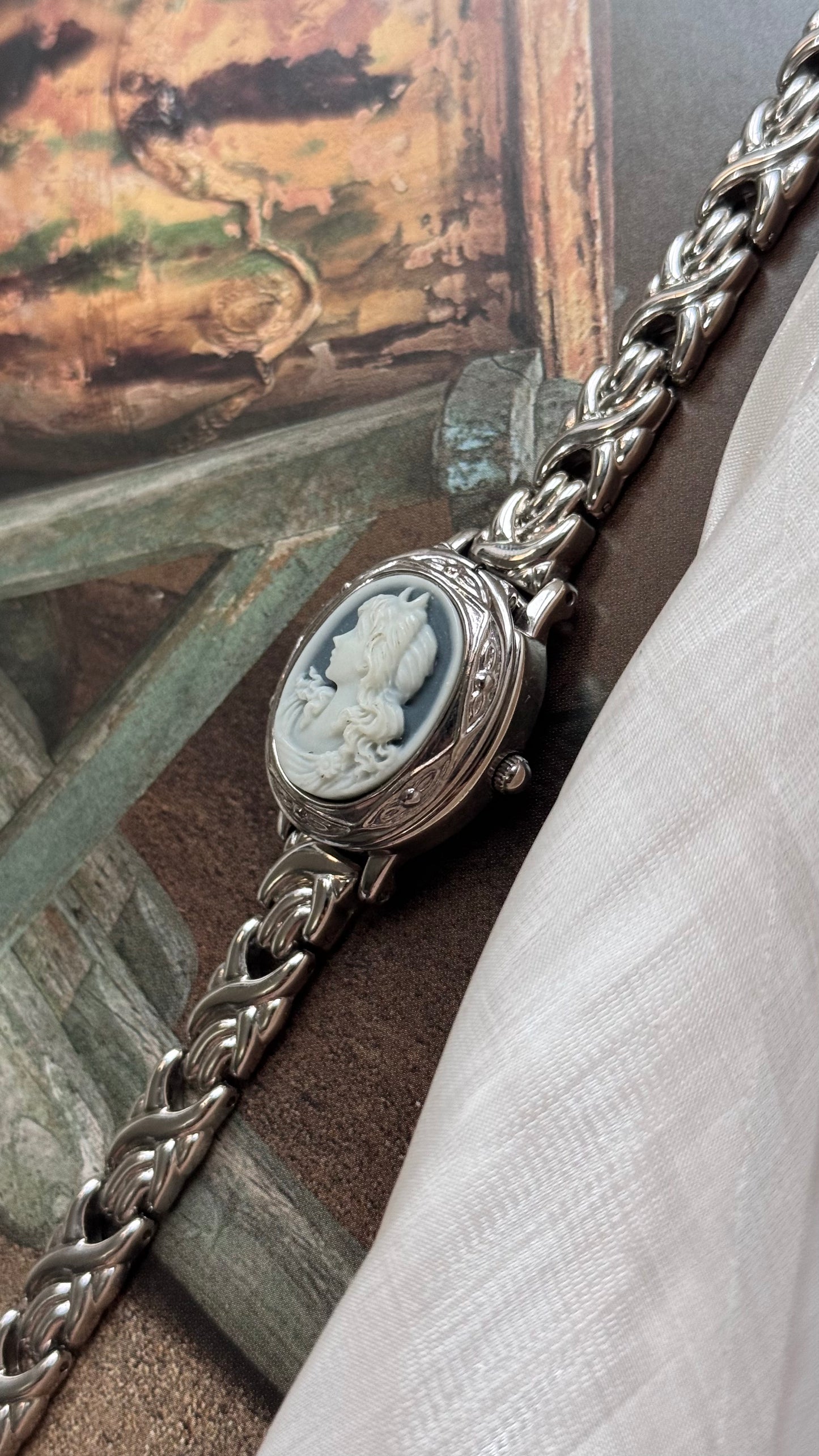 Valentino Michelle Cameo Peekaboo vintage ladies watch