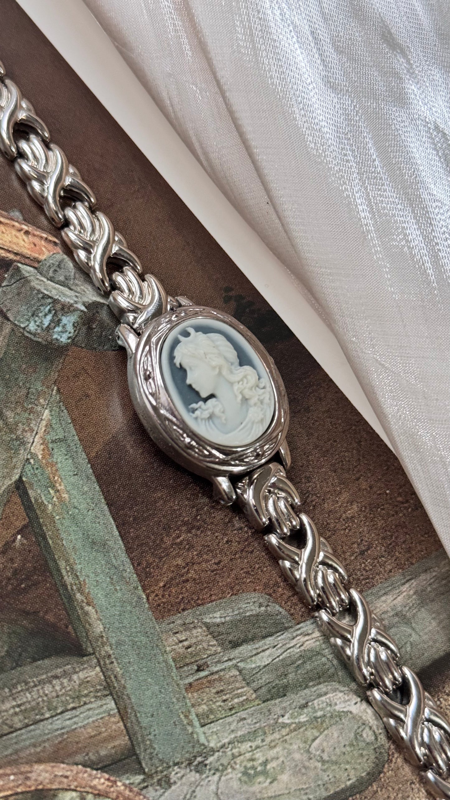 Valentino Michelle Cameo Peekaboo vintage ladies watch