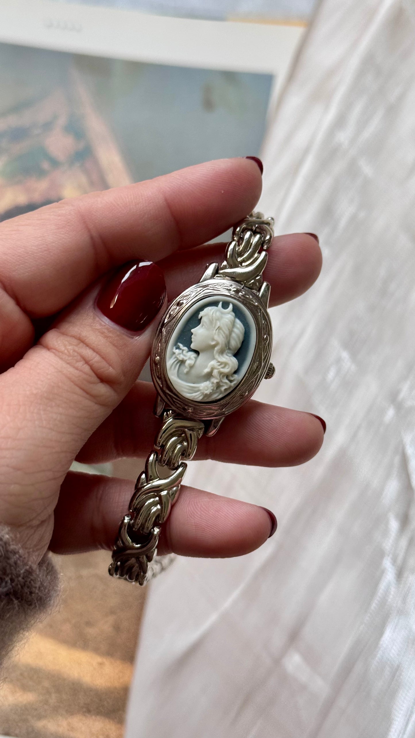Valentino Michelle Cameo Peekaboo vintage ladies watch