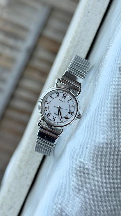 Seiko Avenue Vintage Watch 1999 Roman Numerals - stretch band