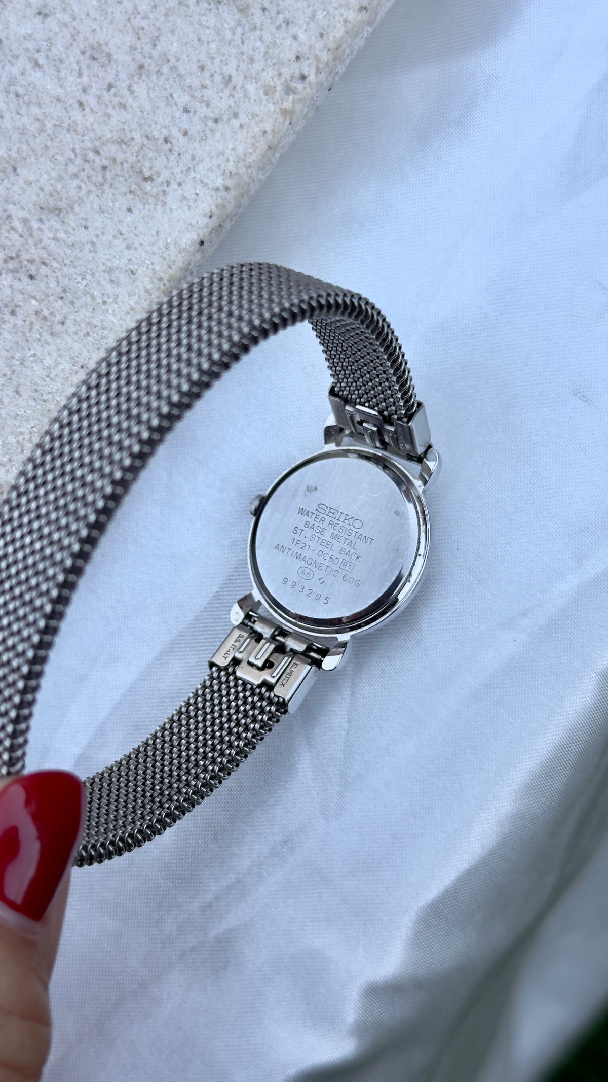Seiko Avenue Vintage Watch 1999 Roman Numerals - stretch band