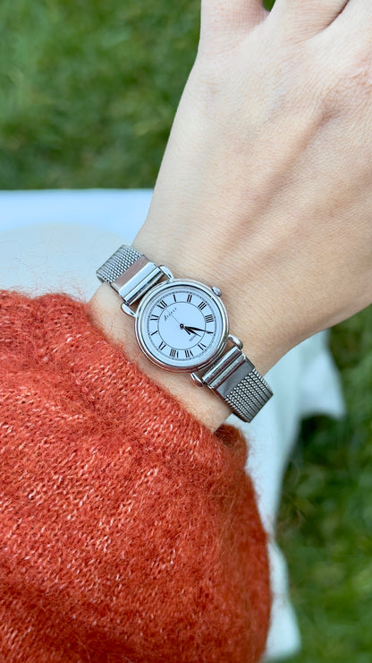 Seiko Avenue Vintage Watch 1999 Roman Numerals - stretch band