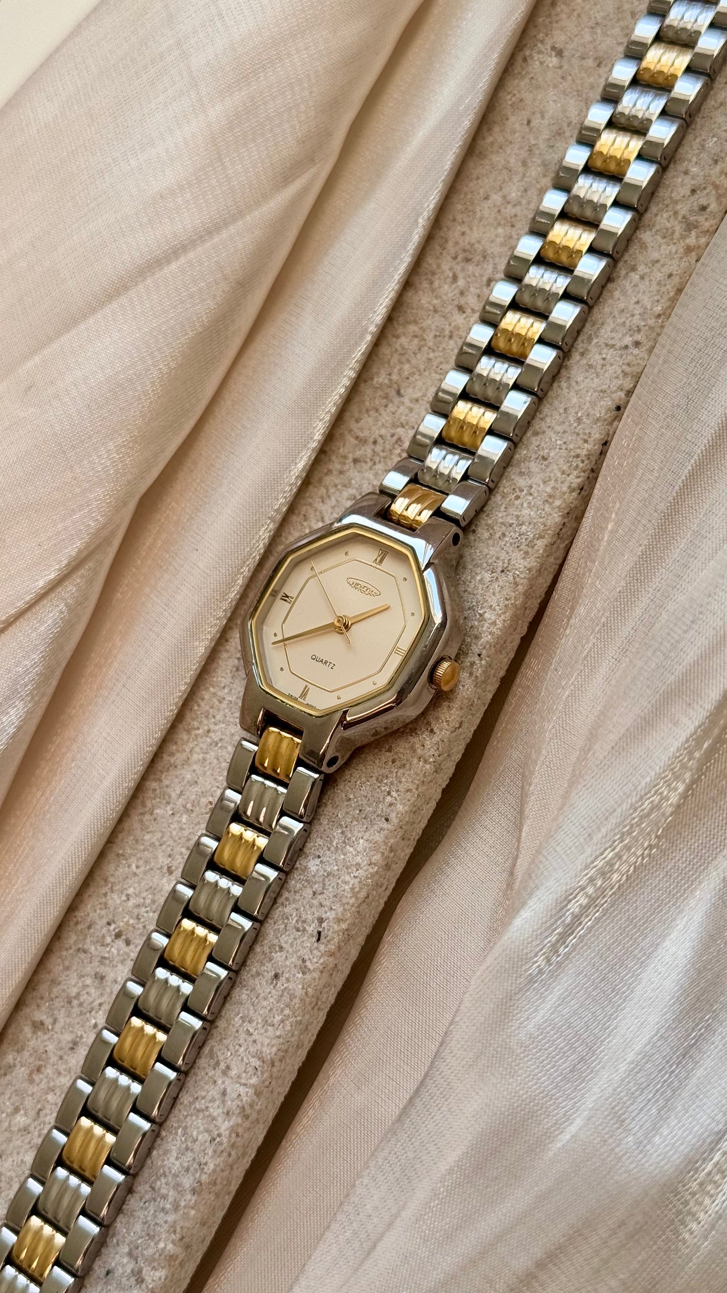 Vintage Aureole Watch 1990s