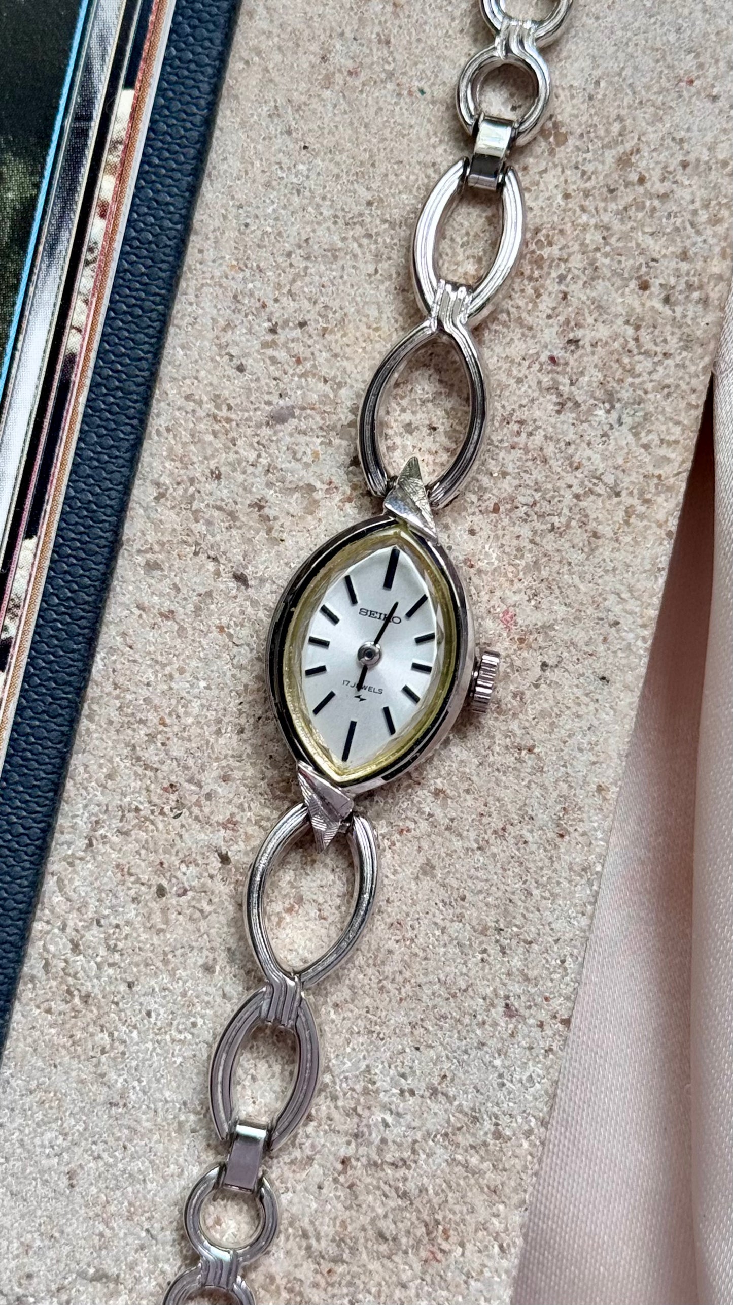 Seiko 1960s manual vintage watch - white gold plated