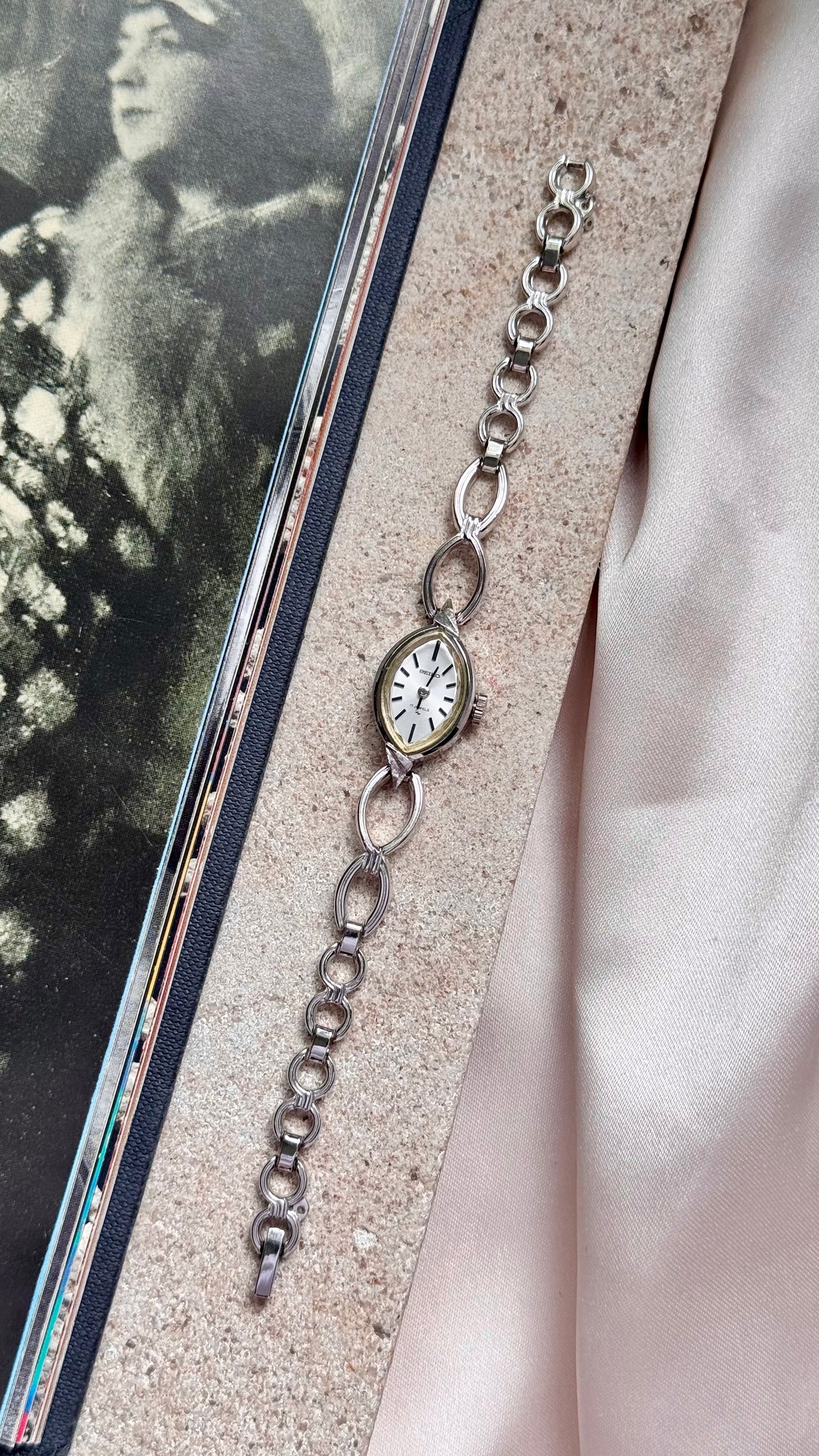 Seiko 1960s manual vintage watch - white gold plated