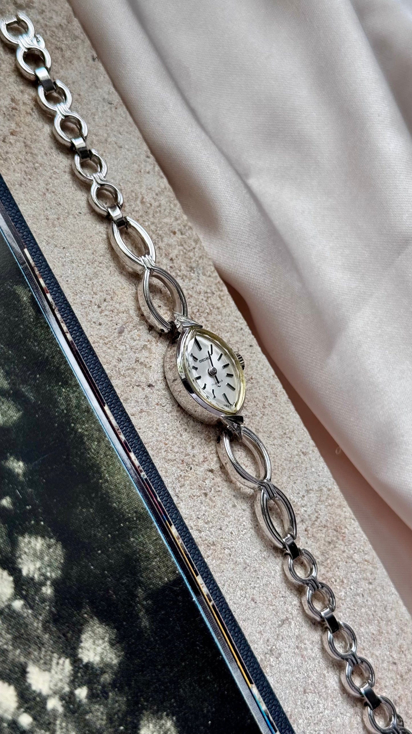 Seiko 1960s manual vintage watch - white gold plated